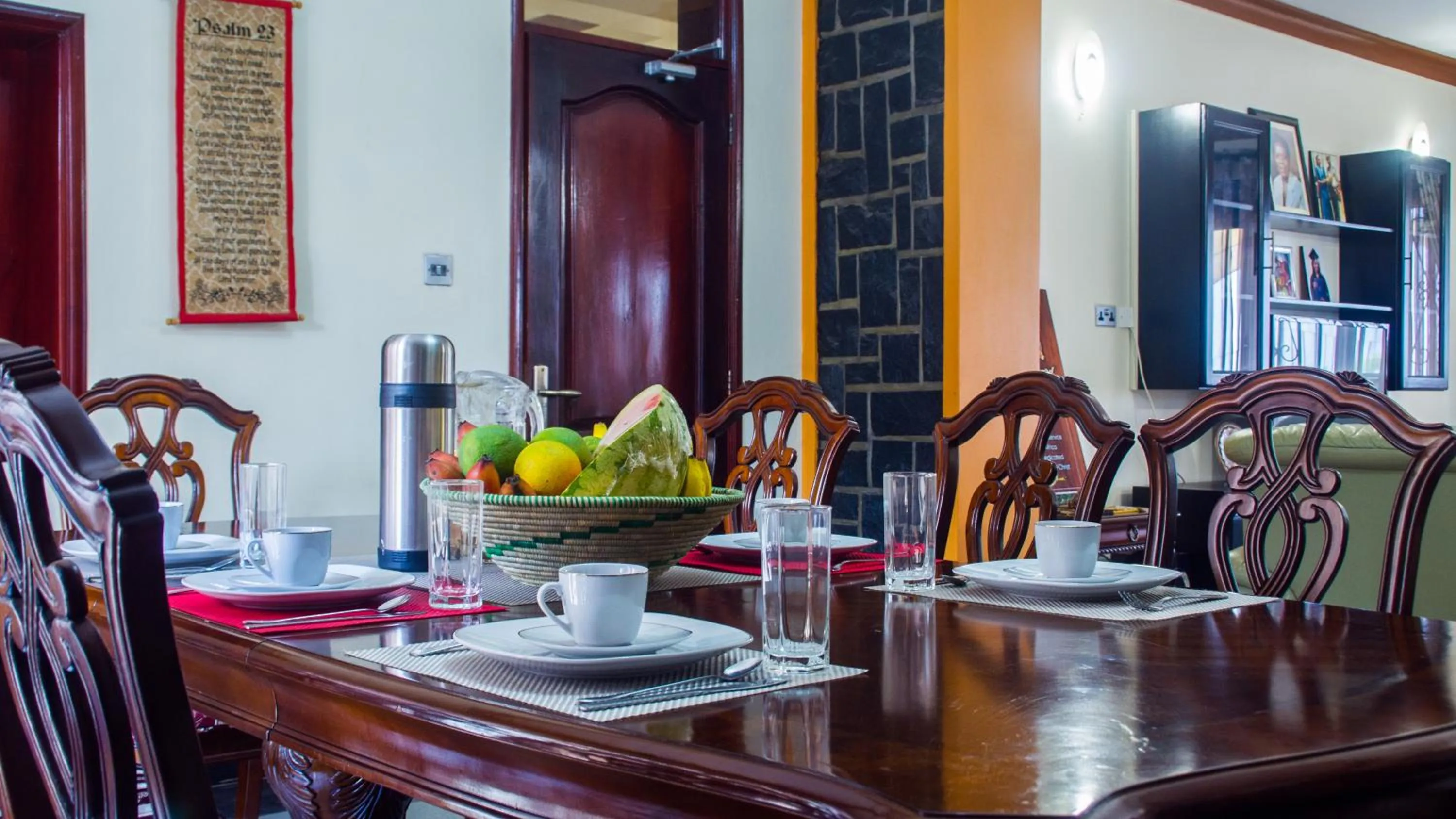 Restaurant/places to eat in Bona Safari Villa Bunamwaya