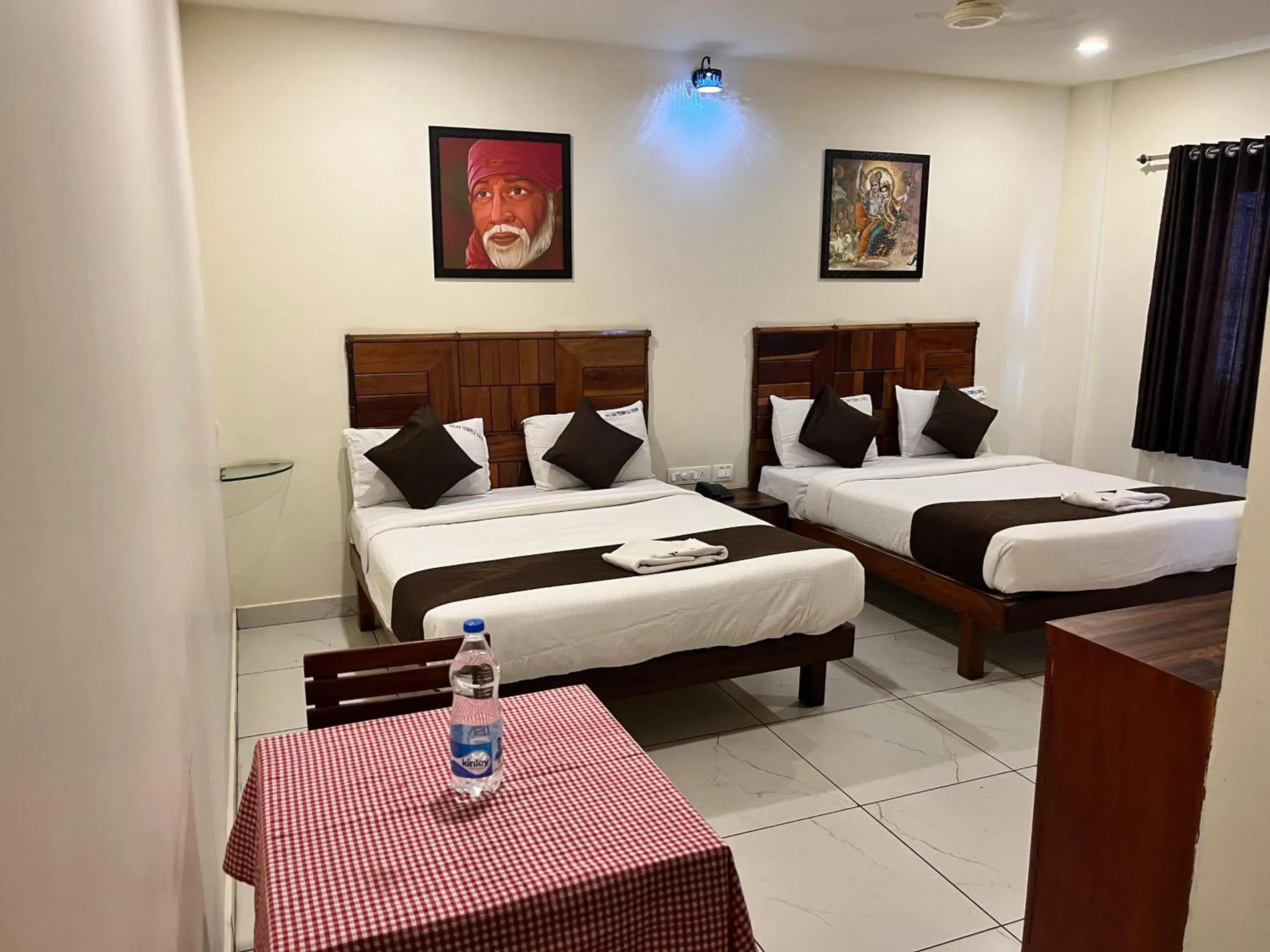 Family Quadruple Non AC in Velan Temple View Family Quadruple Non AC in Velan Temple View