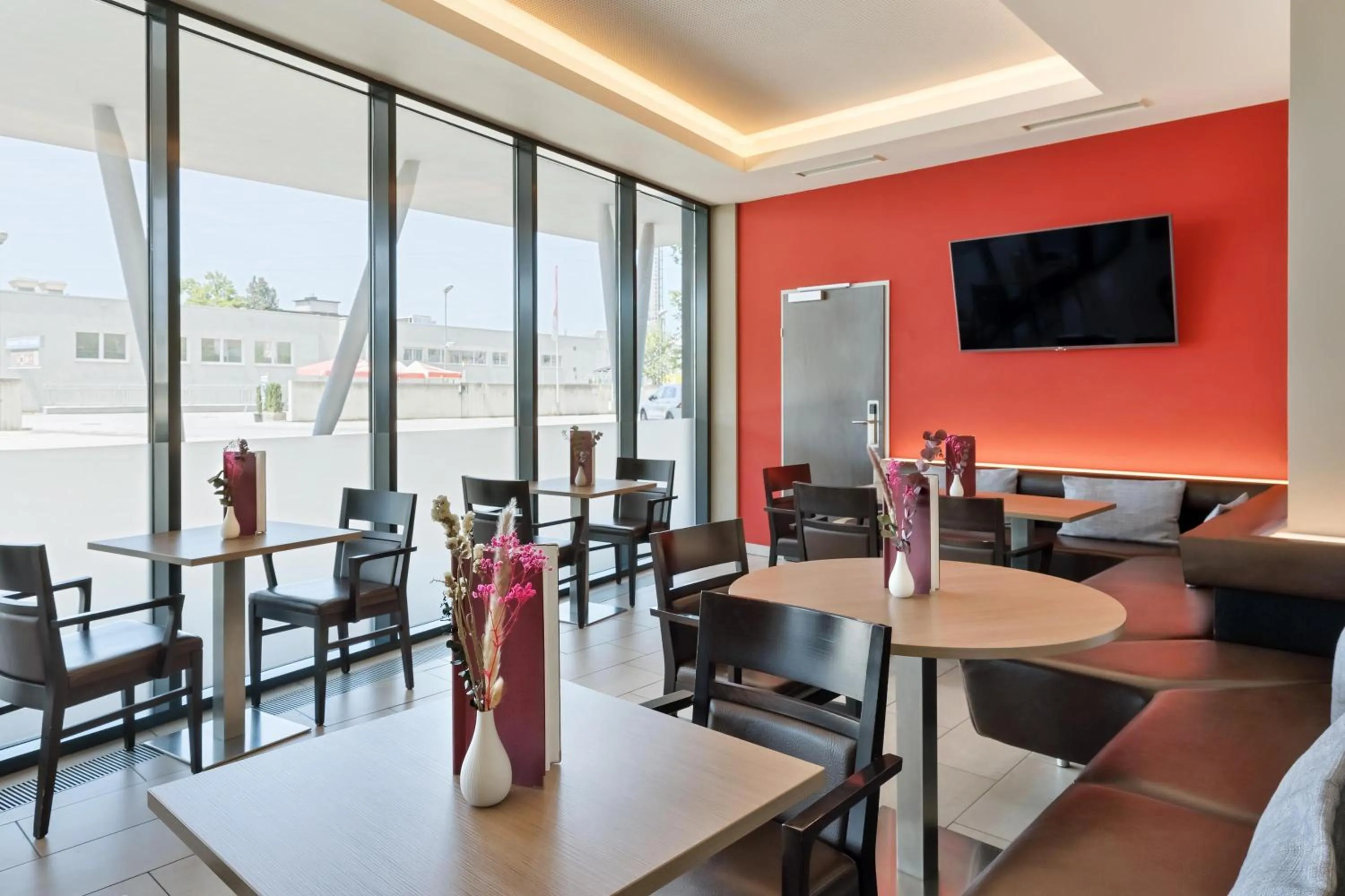 Lounge or bar in Austria Trend Hotel Salzburg Messe