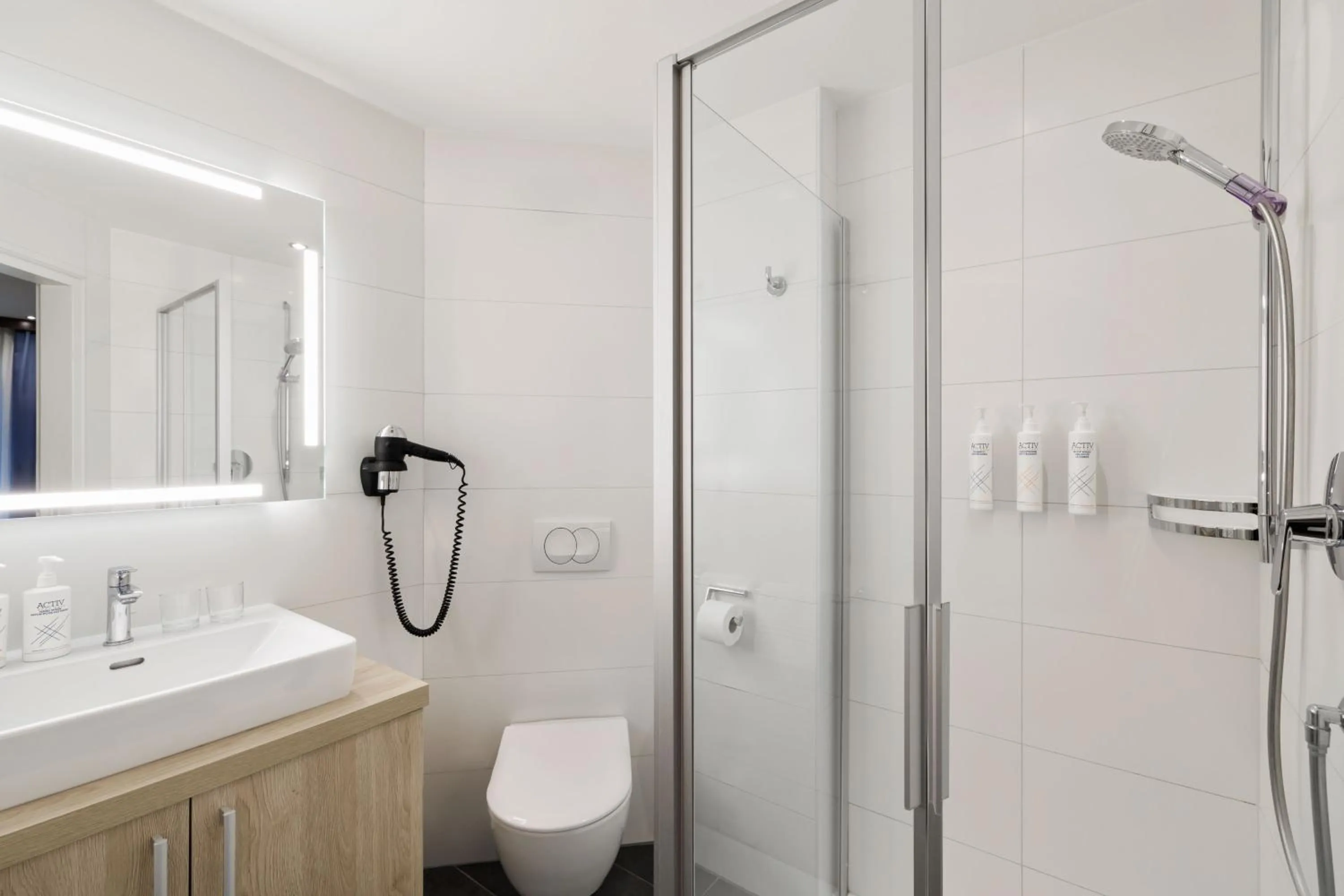 Bathroom in Four Points Flex by Sheraton Salzburg Messe