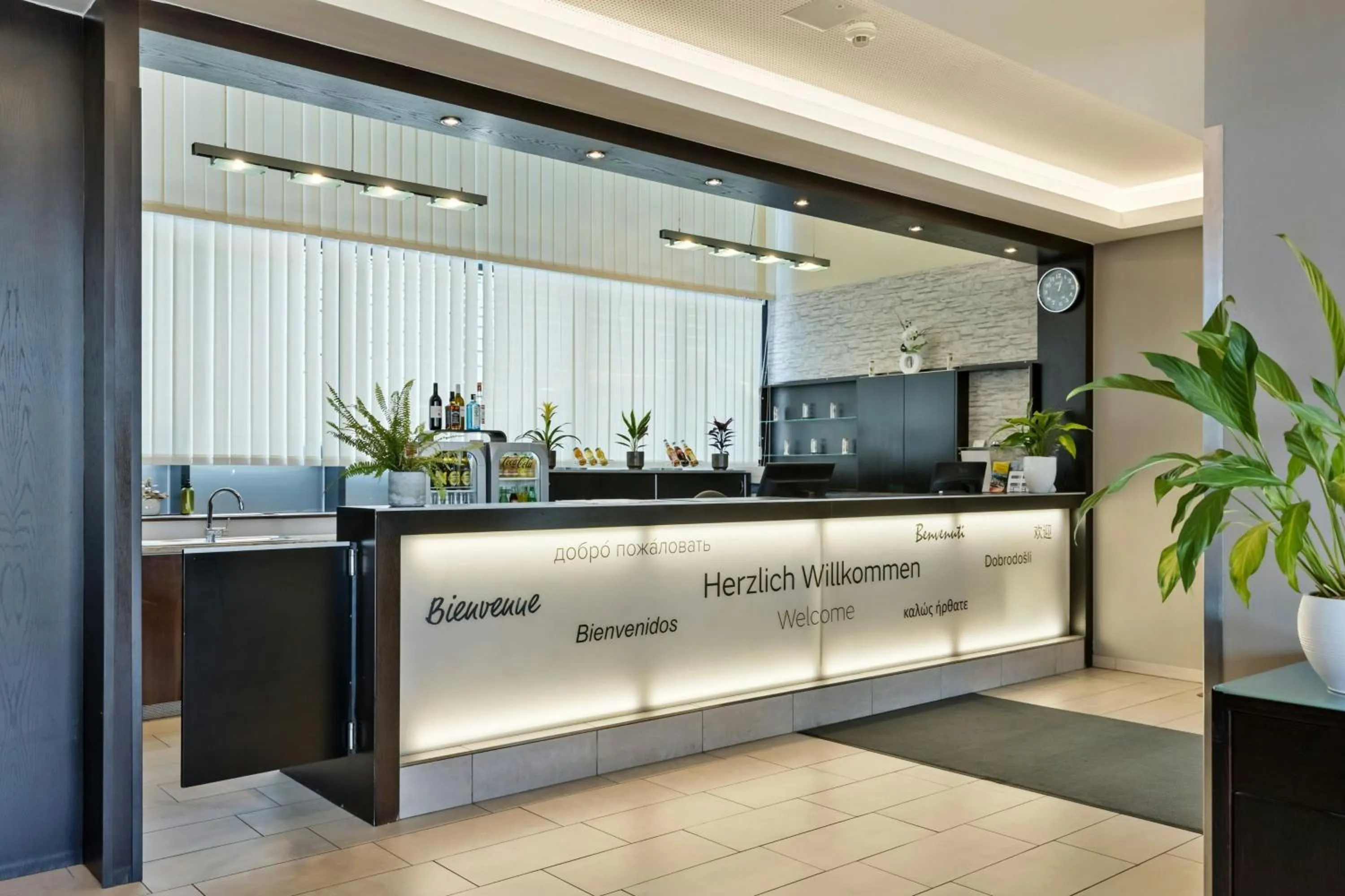 Lobby or reception in Four Points Flex by Sheraton Salzburg Messe