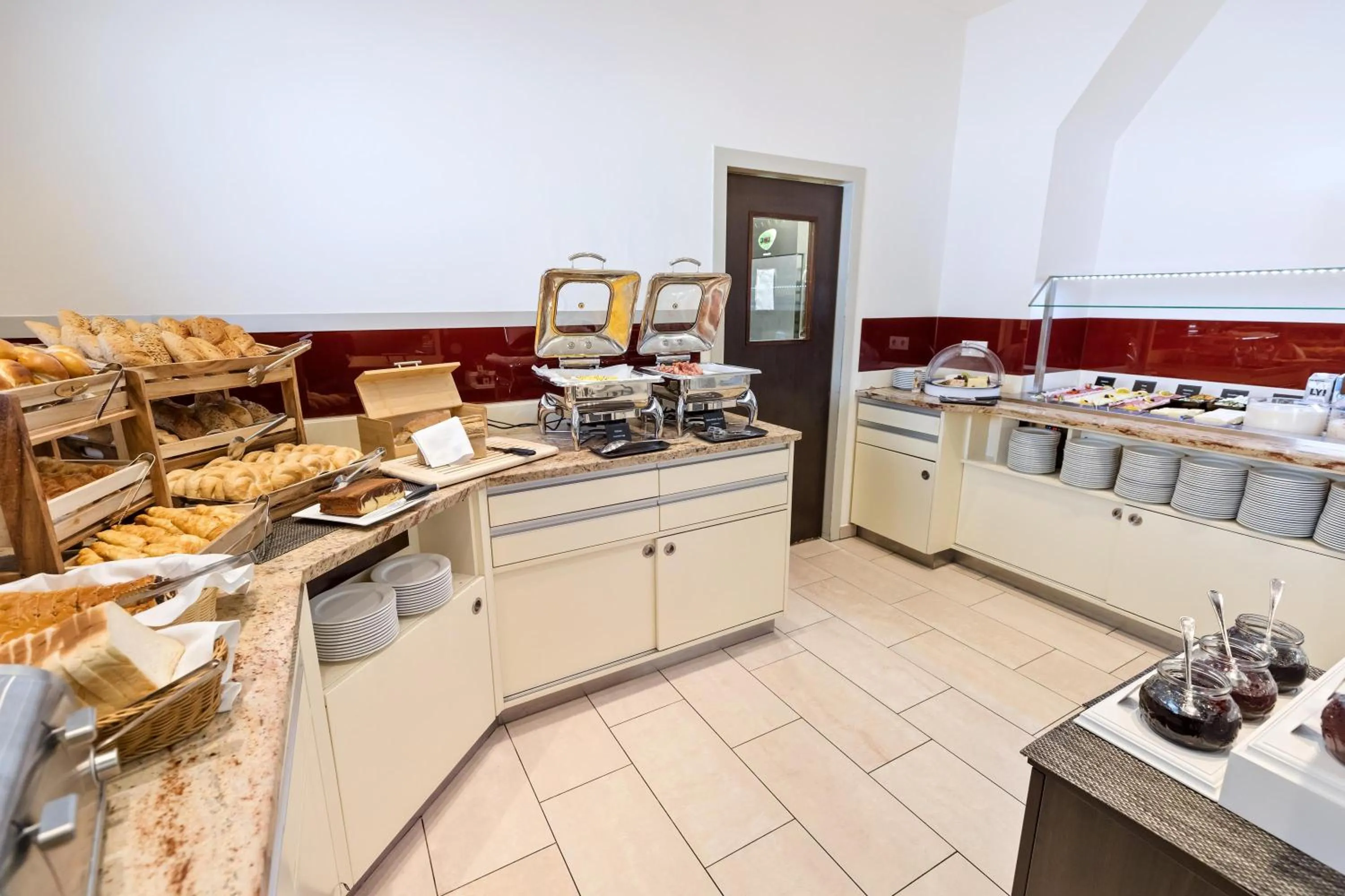 Restaurant/places to eat in Austria Trend Hotel Salzburg Messe