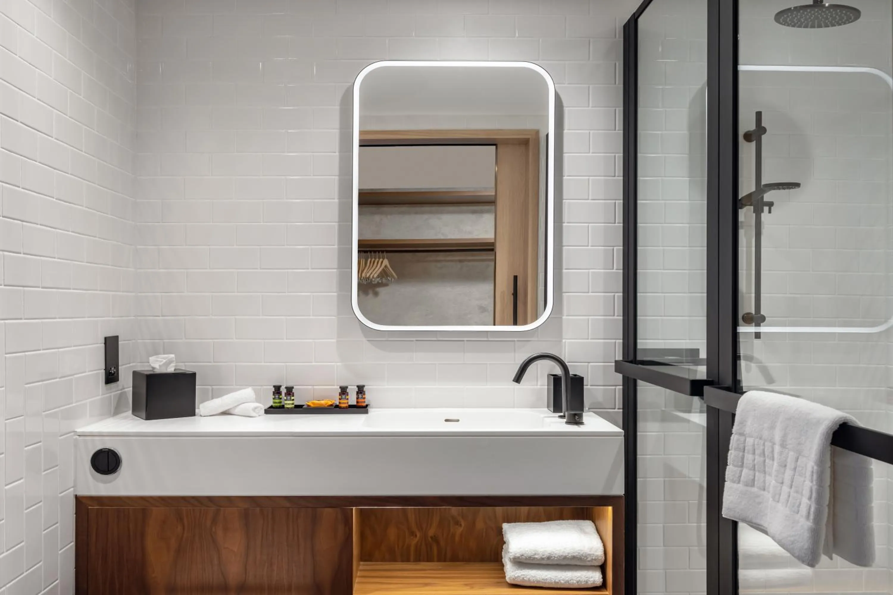 Shower in Canopy by Hilton London City