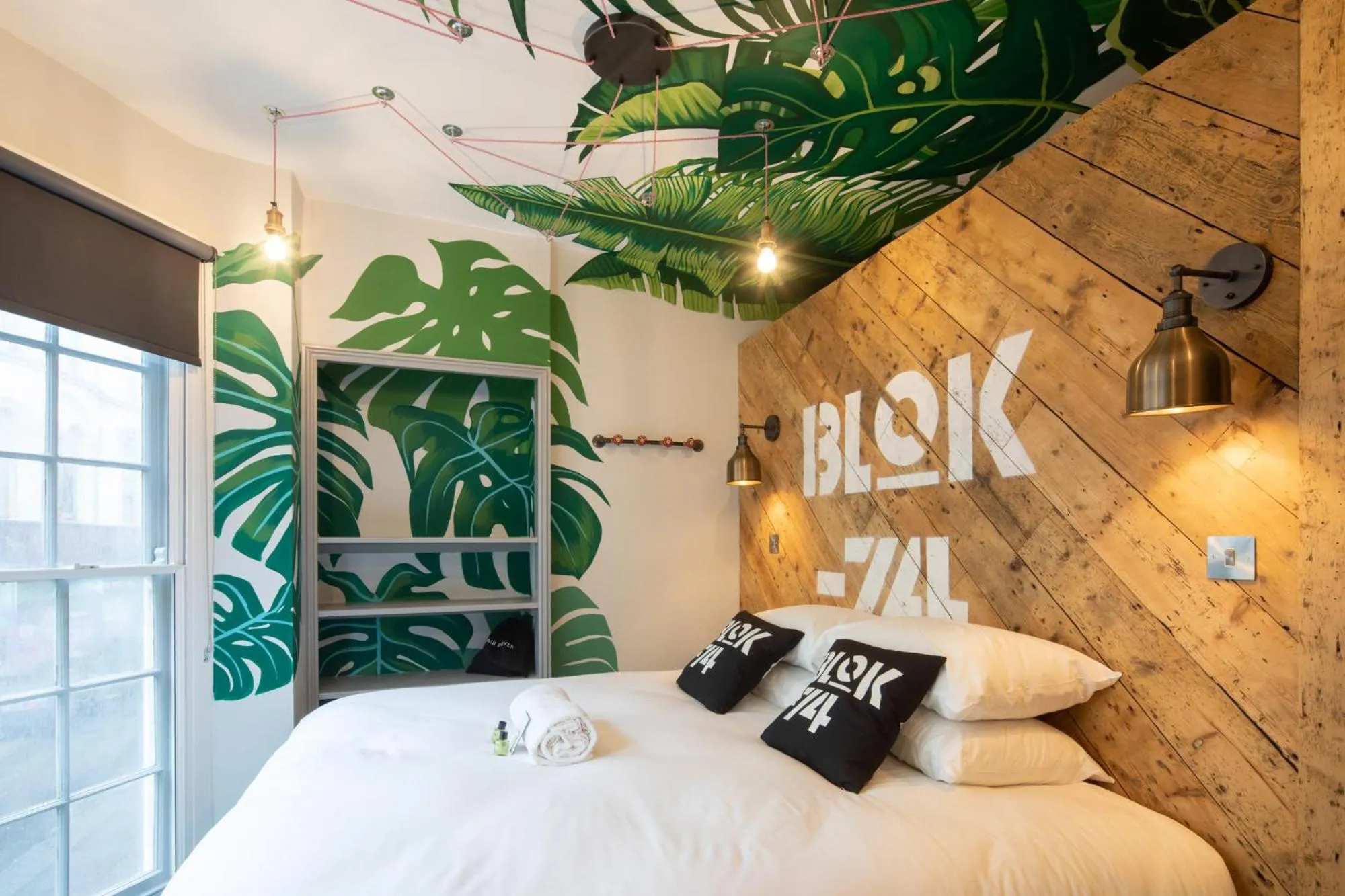 Bedroom, Bed in Blok-74