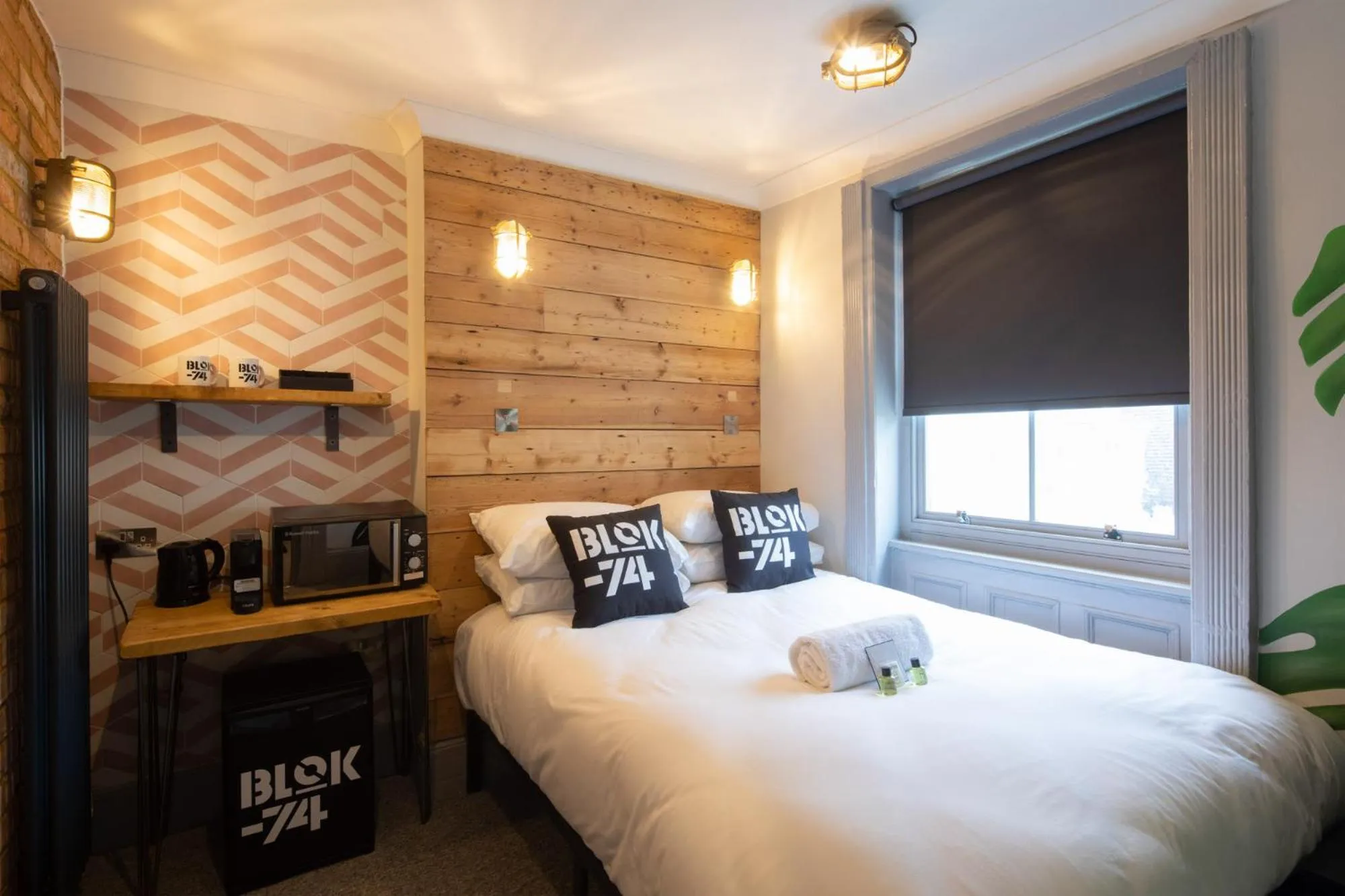 Photo of the whole room, Bed in Blok-74