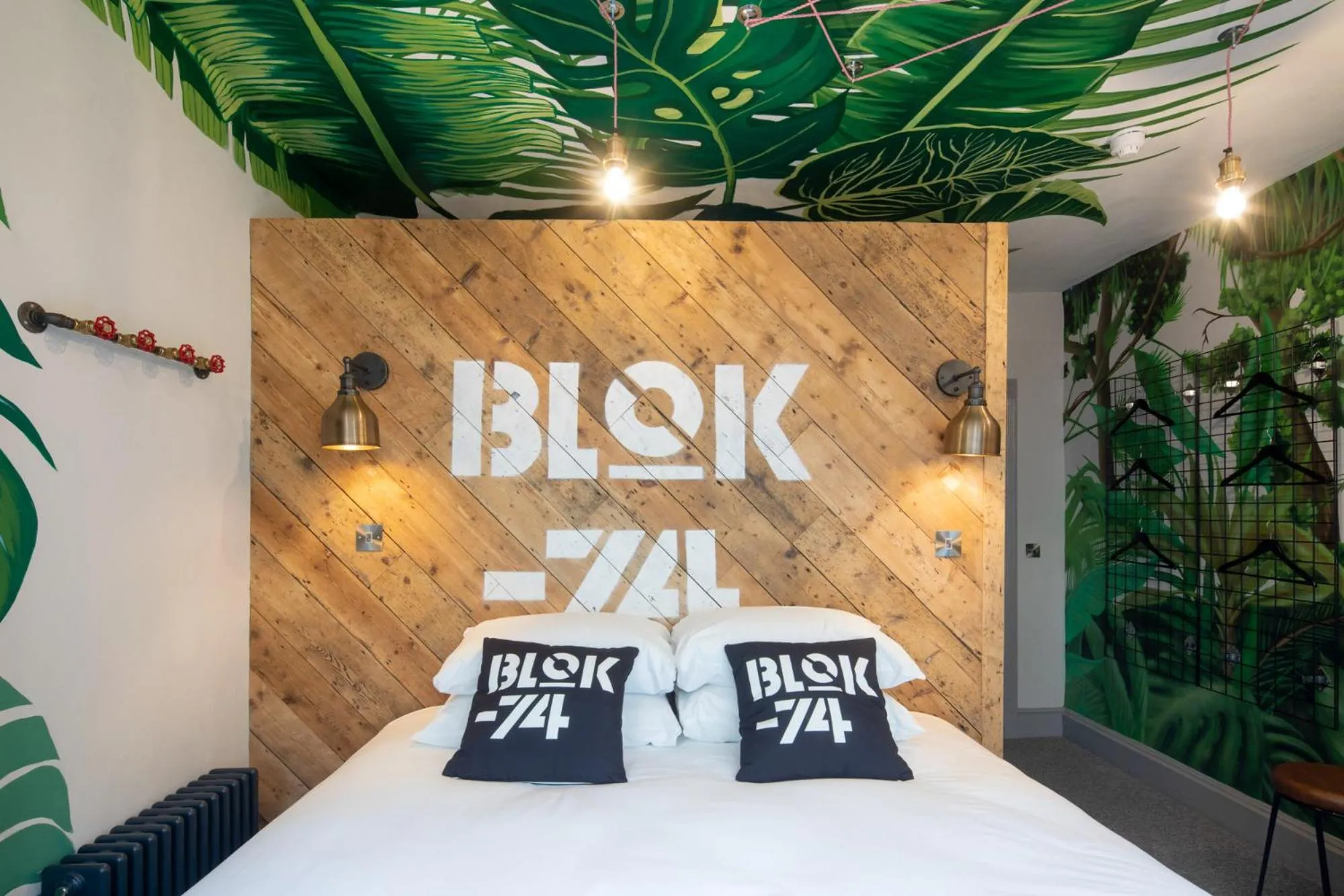 Bed in Blok-74