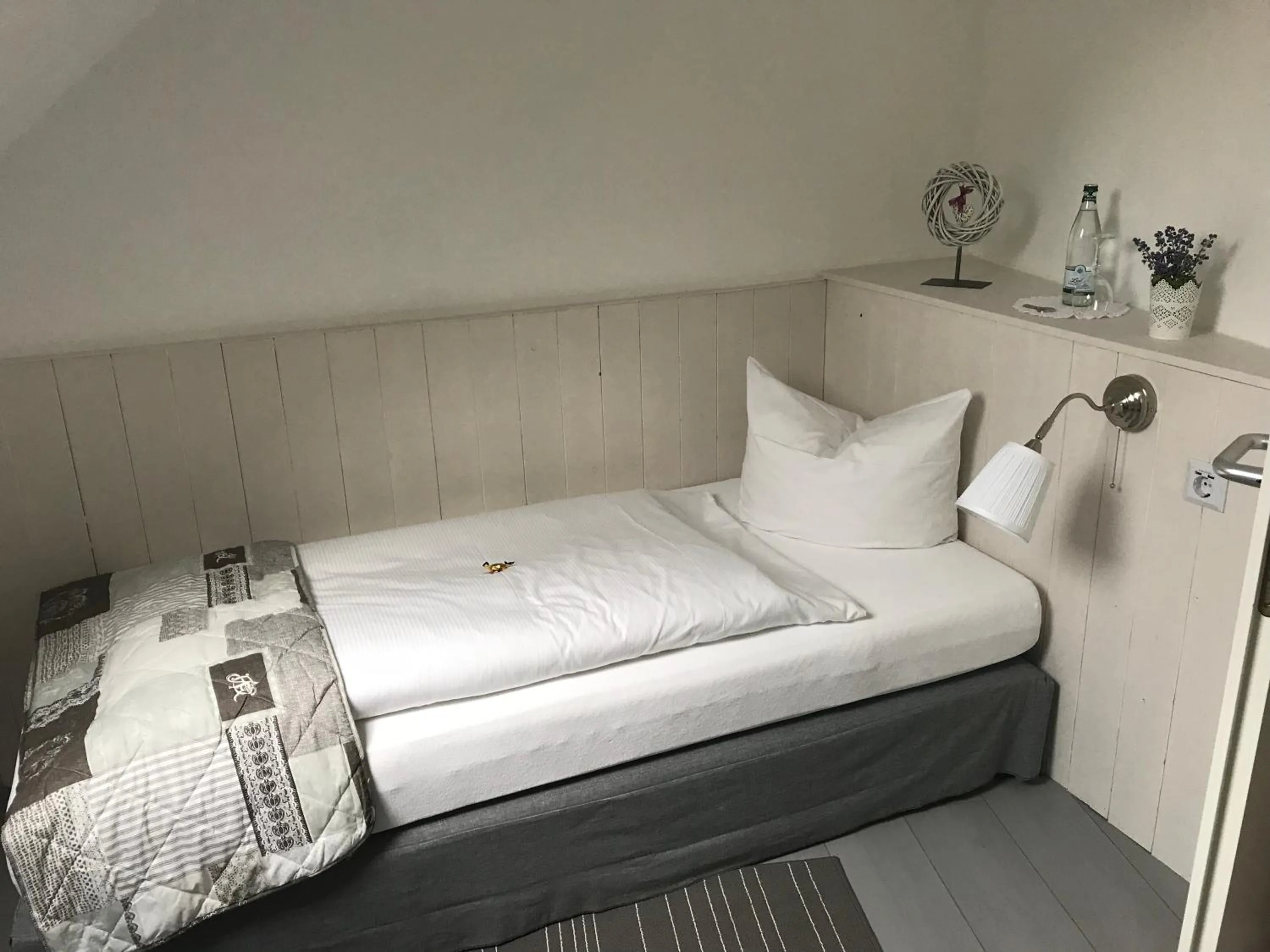 Photo of the whole room, Bed in Krone Britzingen