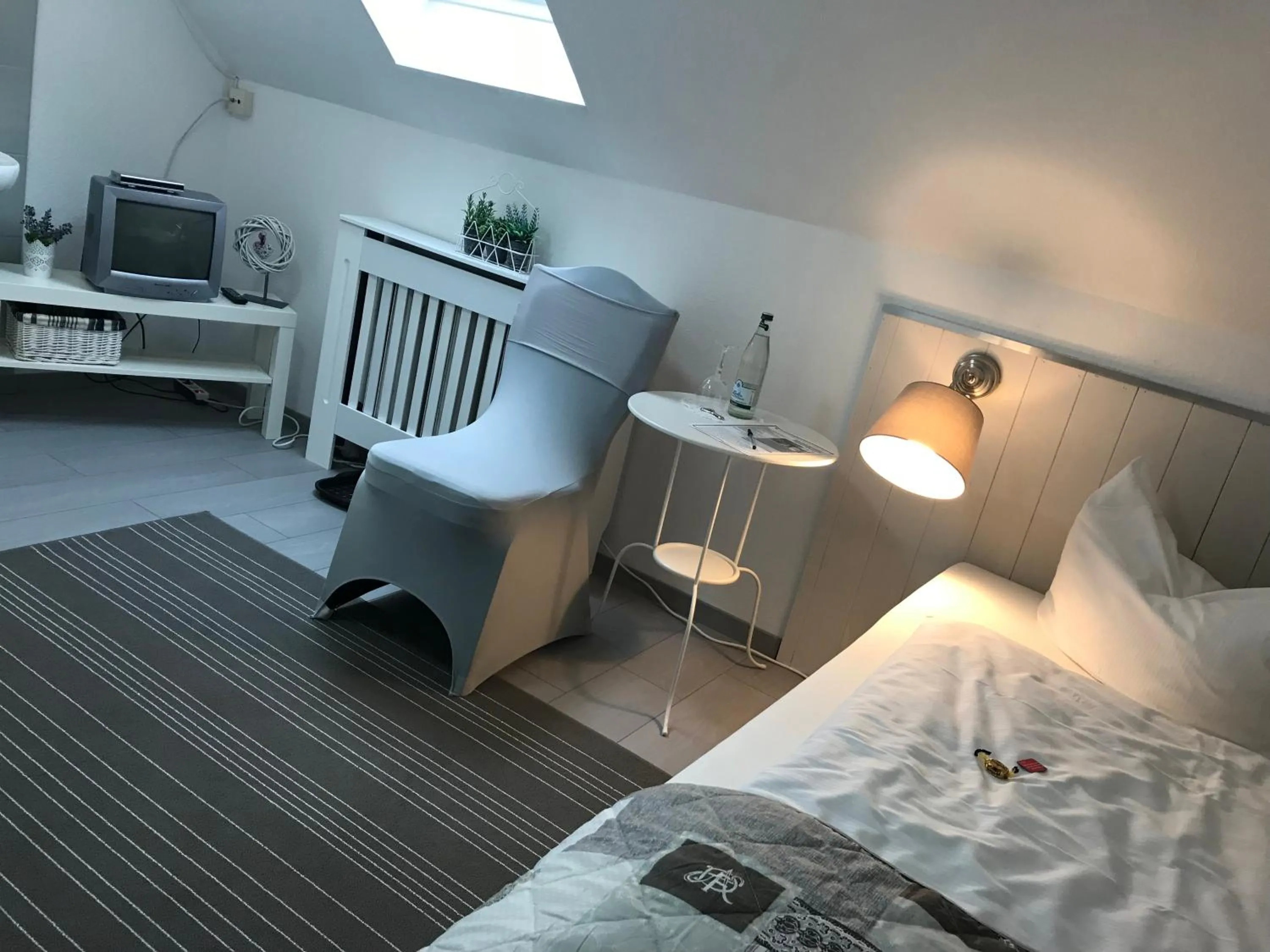 Photo of the whole room, Bed in Krone Britzingen