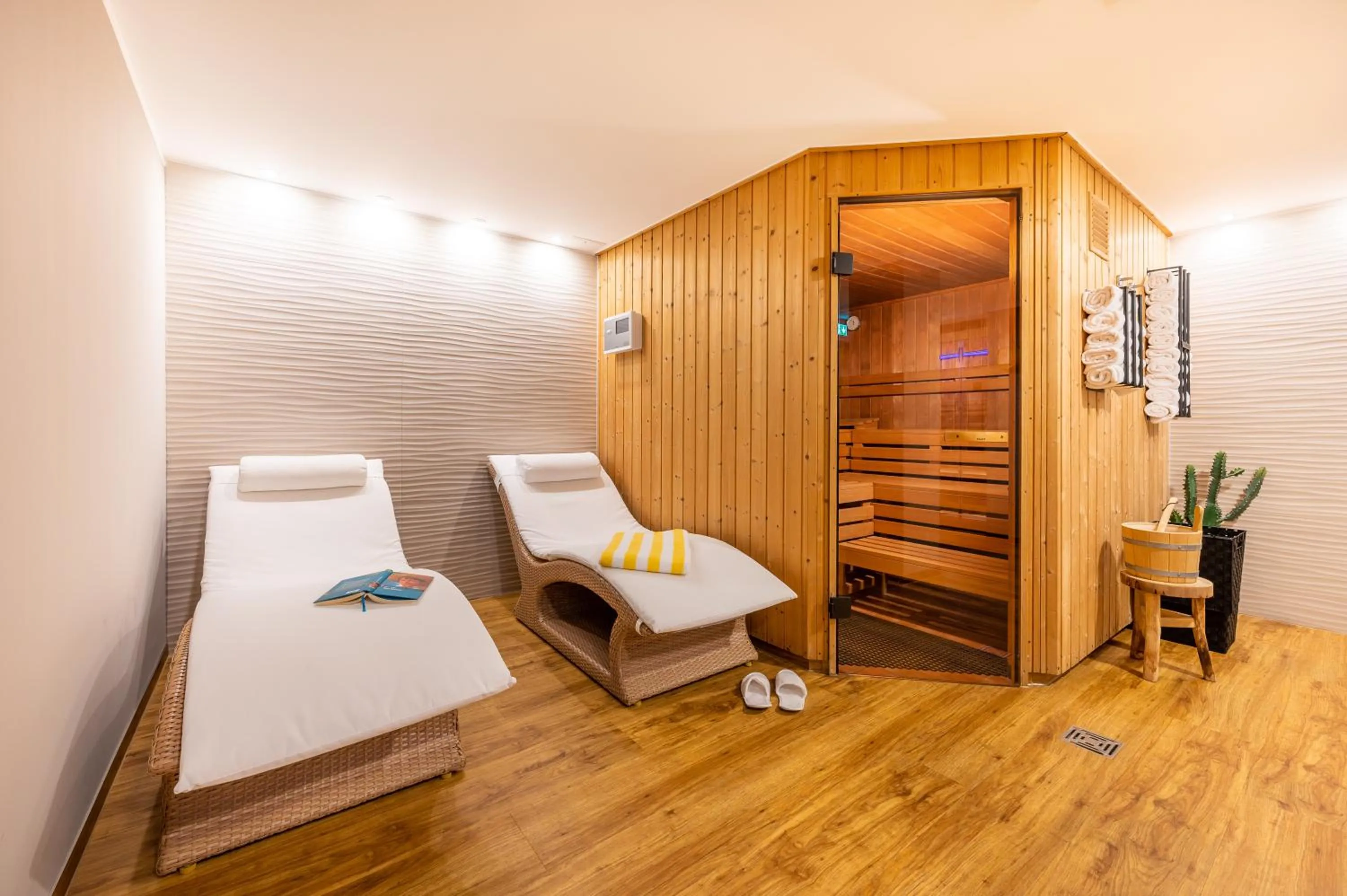 Sauna, Bed in Centralhotel Binz