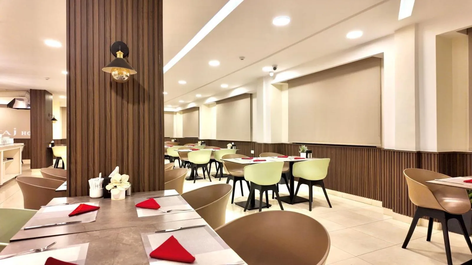 Restaurant/places to eat in Twins Boutique Hotel