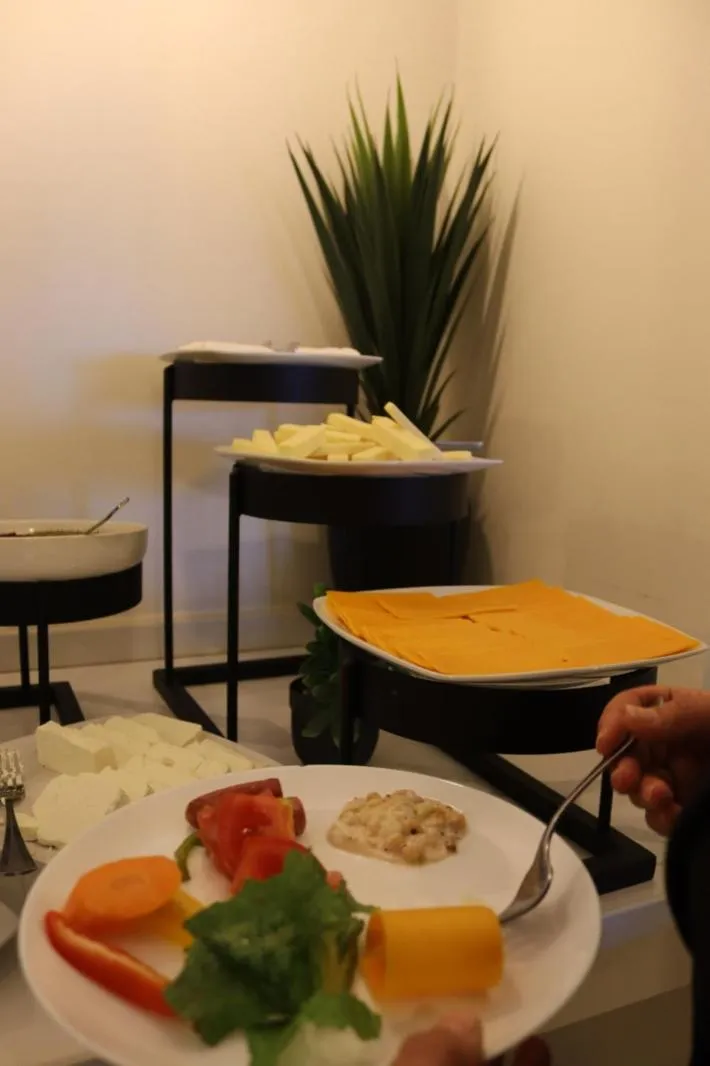 Restaurant/places to eat in Twins Boutique Hotel