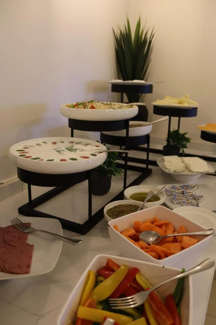 Restaurant/places to eat in Twins Boutique Hotel