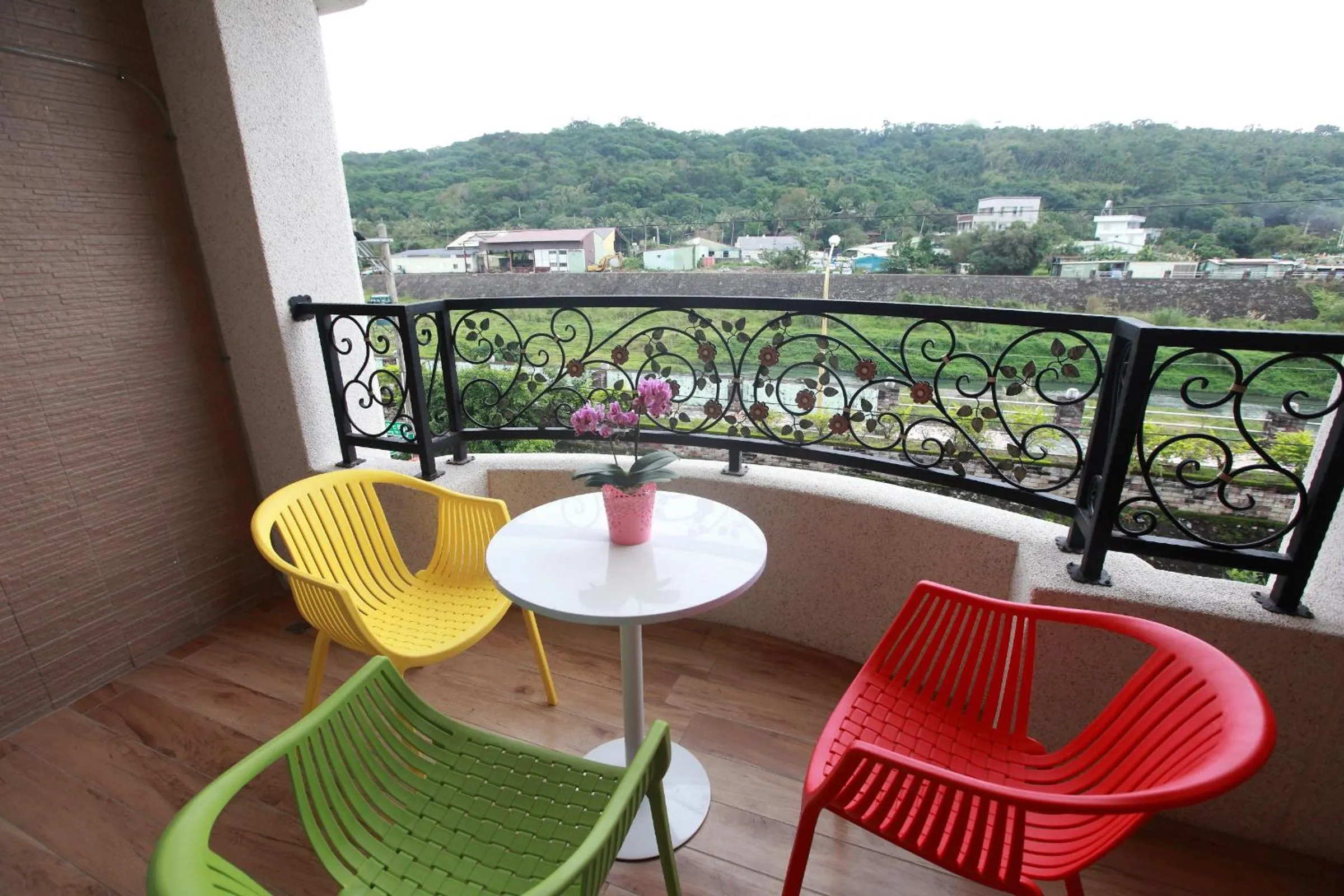 坡岸長堤民宿 Leveeside House I 花蓮車站民宿 I 民宿證號1747 & 1748