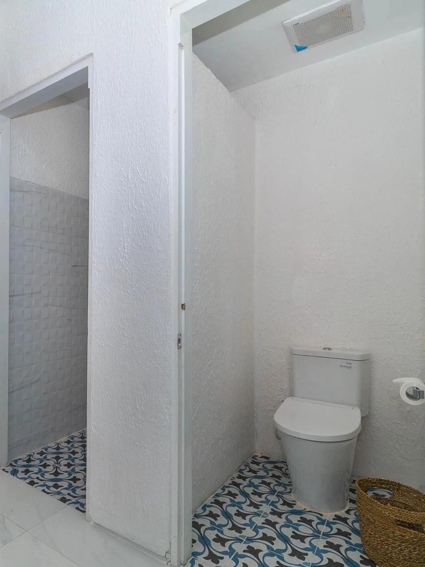 Toilet in Loccal Collection Hotel Komodo