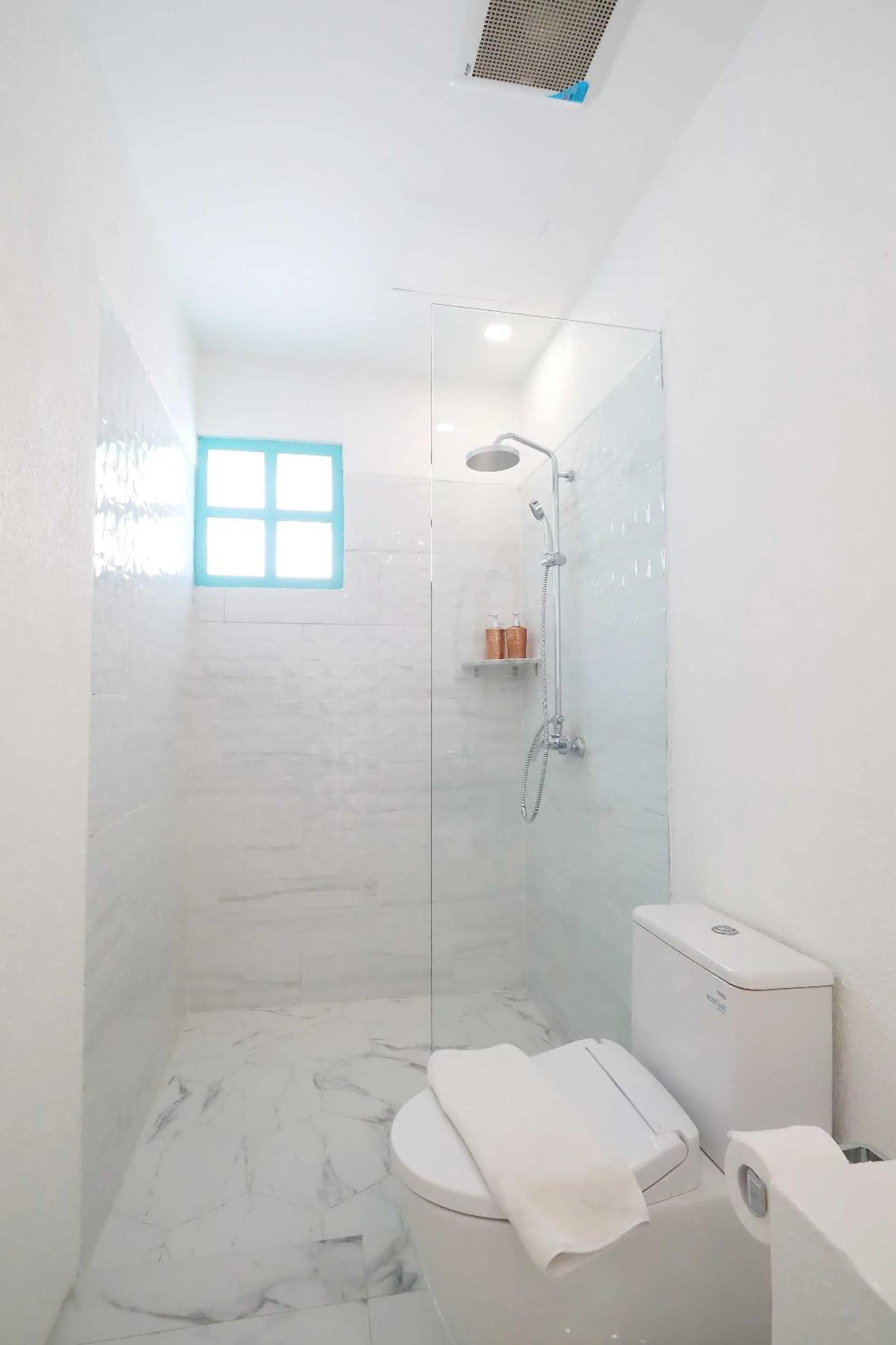 Bathroom in Loccal Collection Hotel Komodo