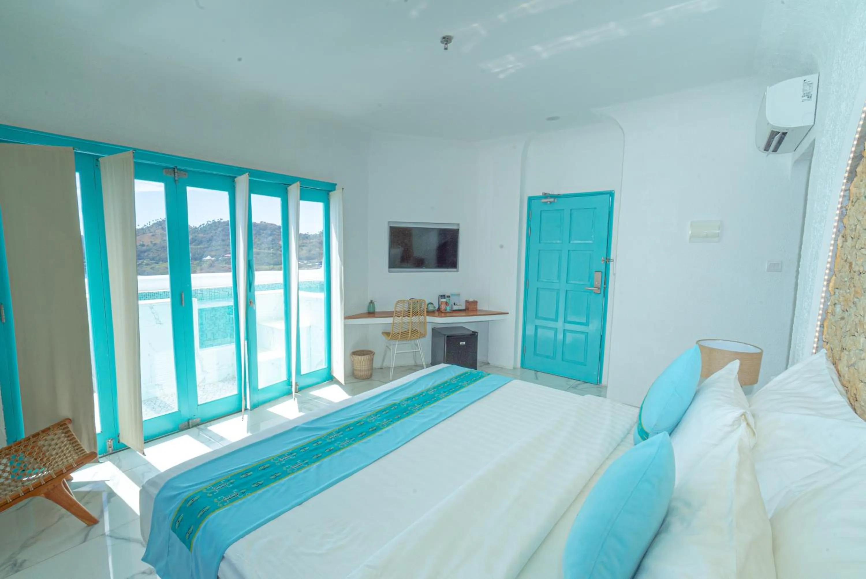 Bedroom, Bed in Loccal Collection Hotel Komodo