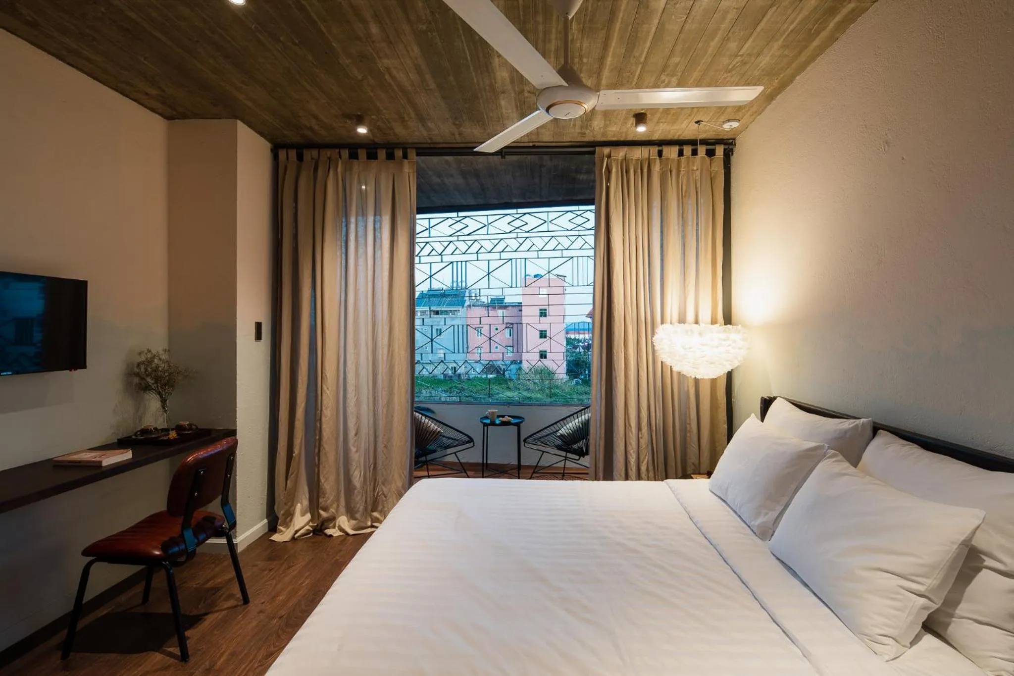 Bed in The Note Dalat