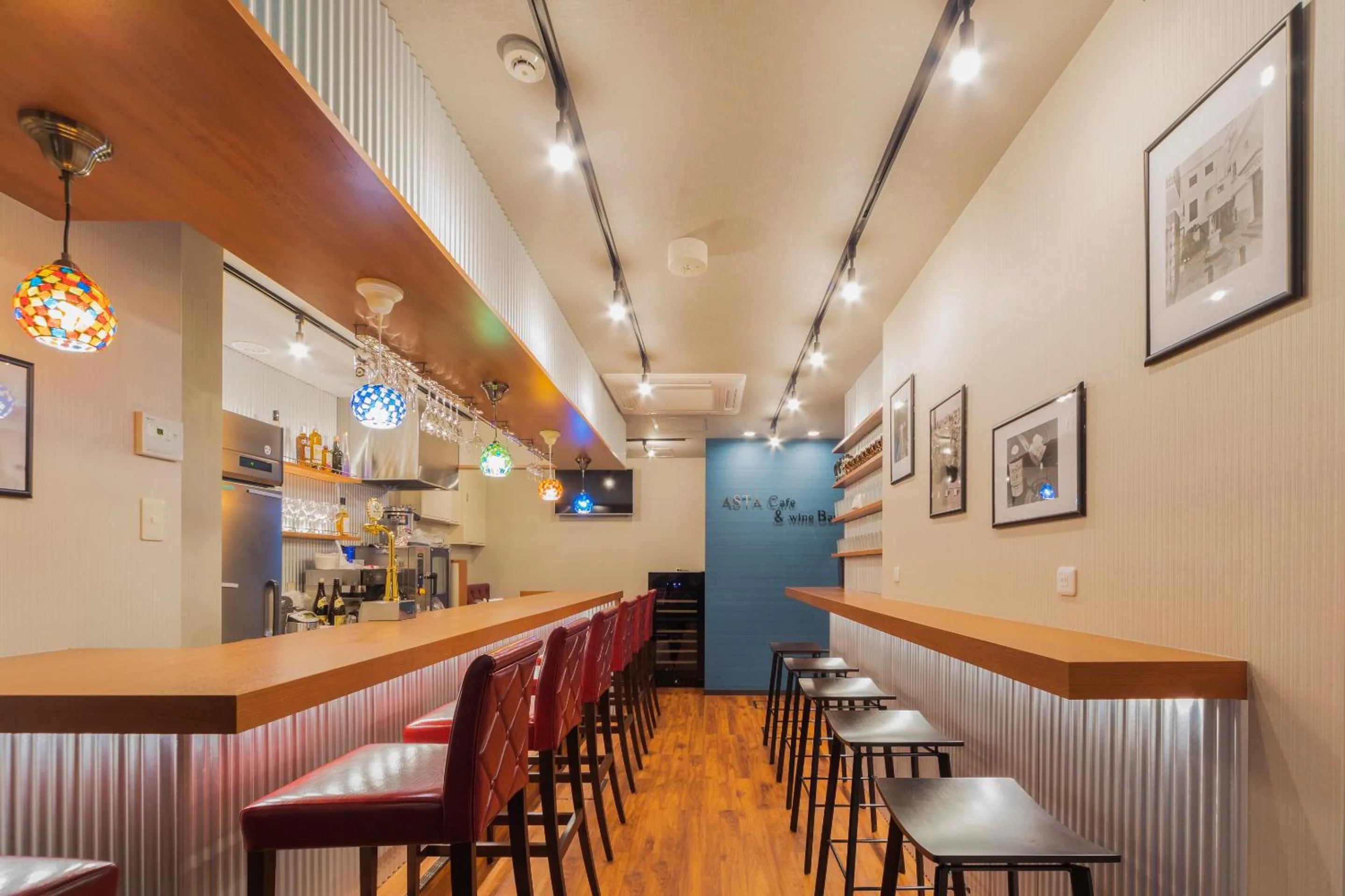 Restaurant/places to eat in Asta Hotel