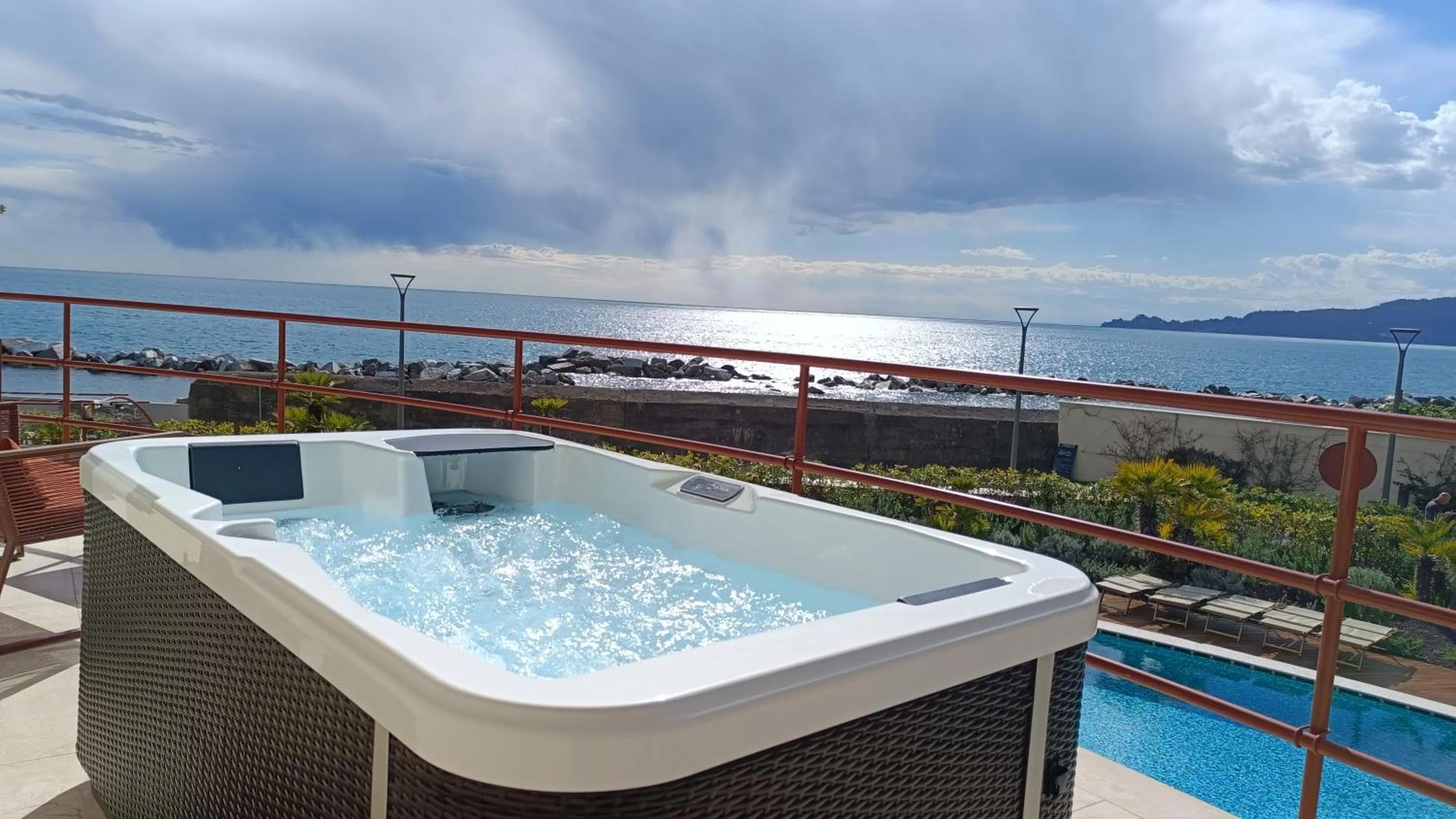 Hot Tub in Grand Hotel Torre Fara