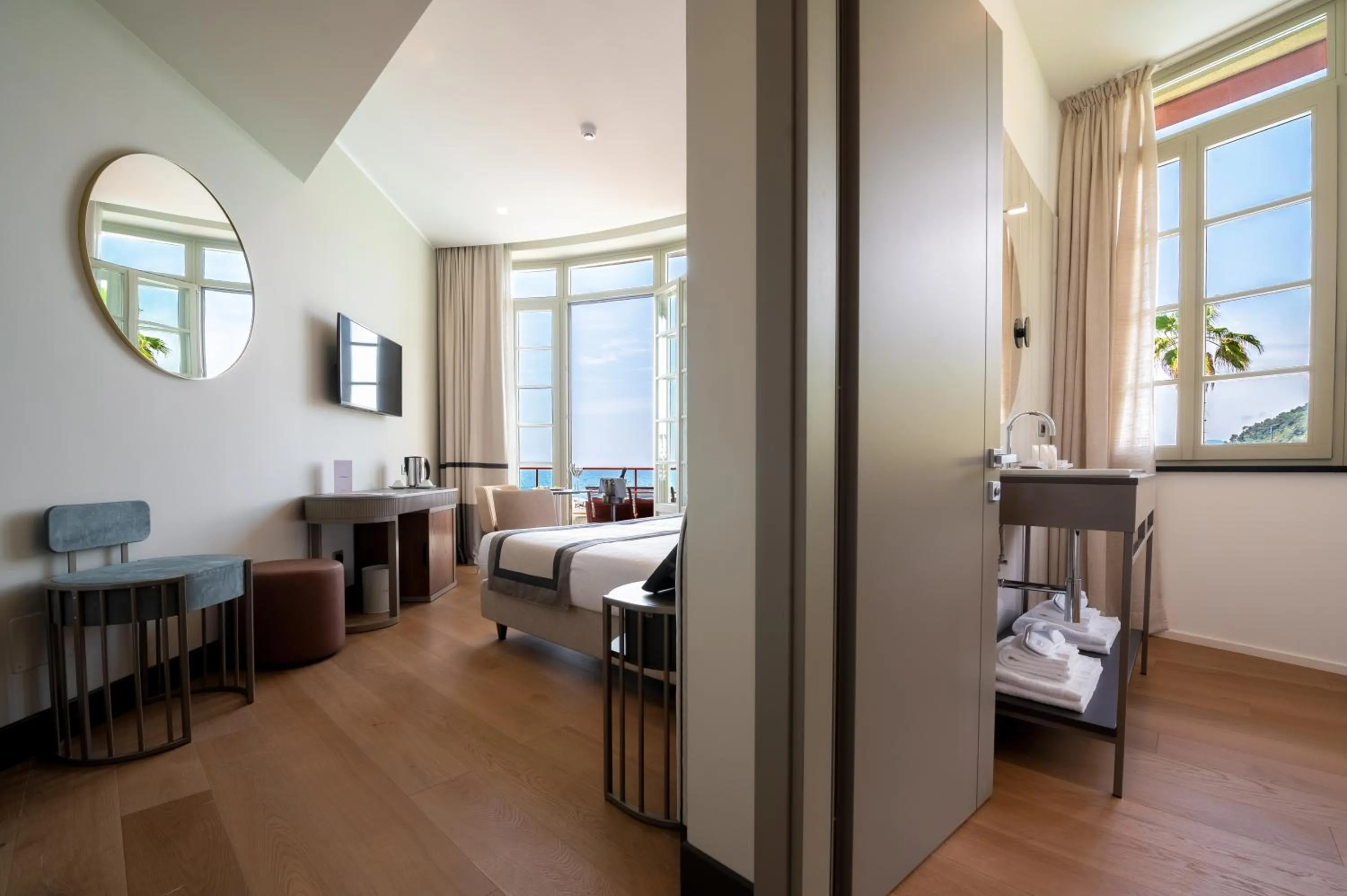 Photo of the whole room, Bed in Grand Hotel Torre Fara