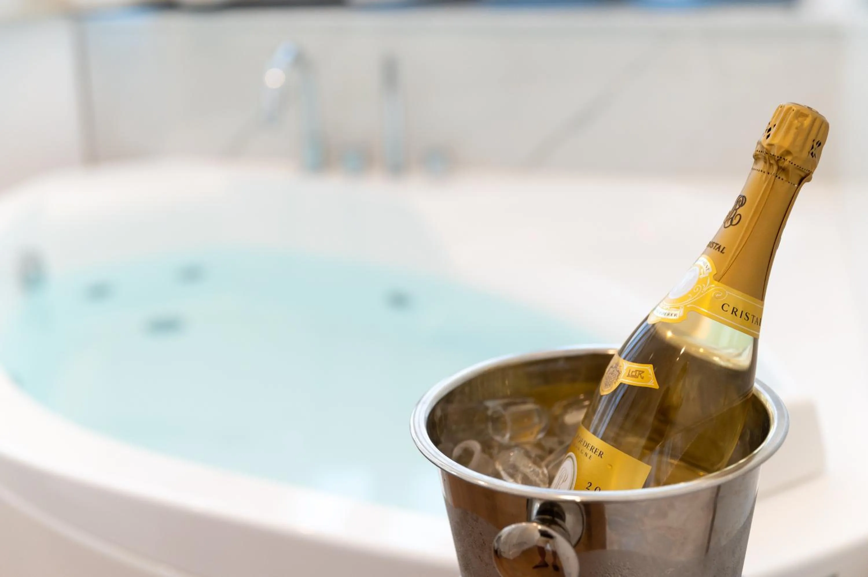 Hot Tub in Grand Hotel Torre Fara