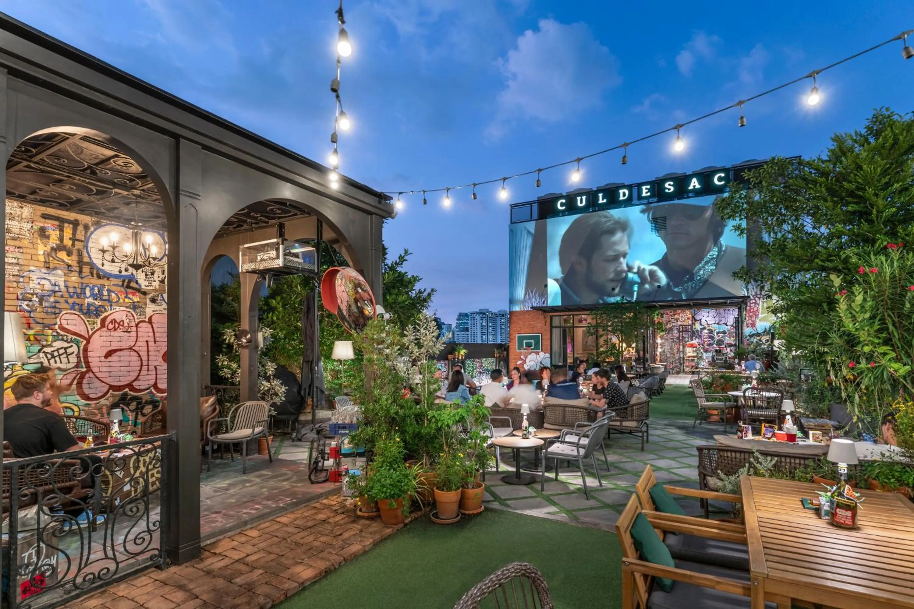 Restaurant/places to eat in The Quartier Hotel Phromphong - Thonglor