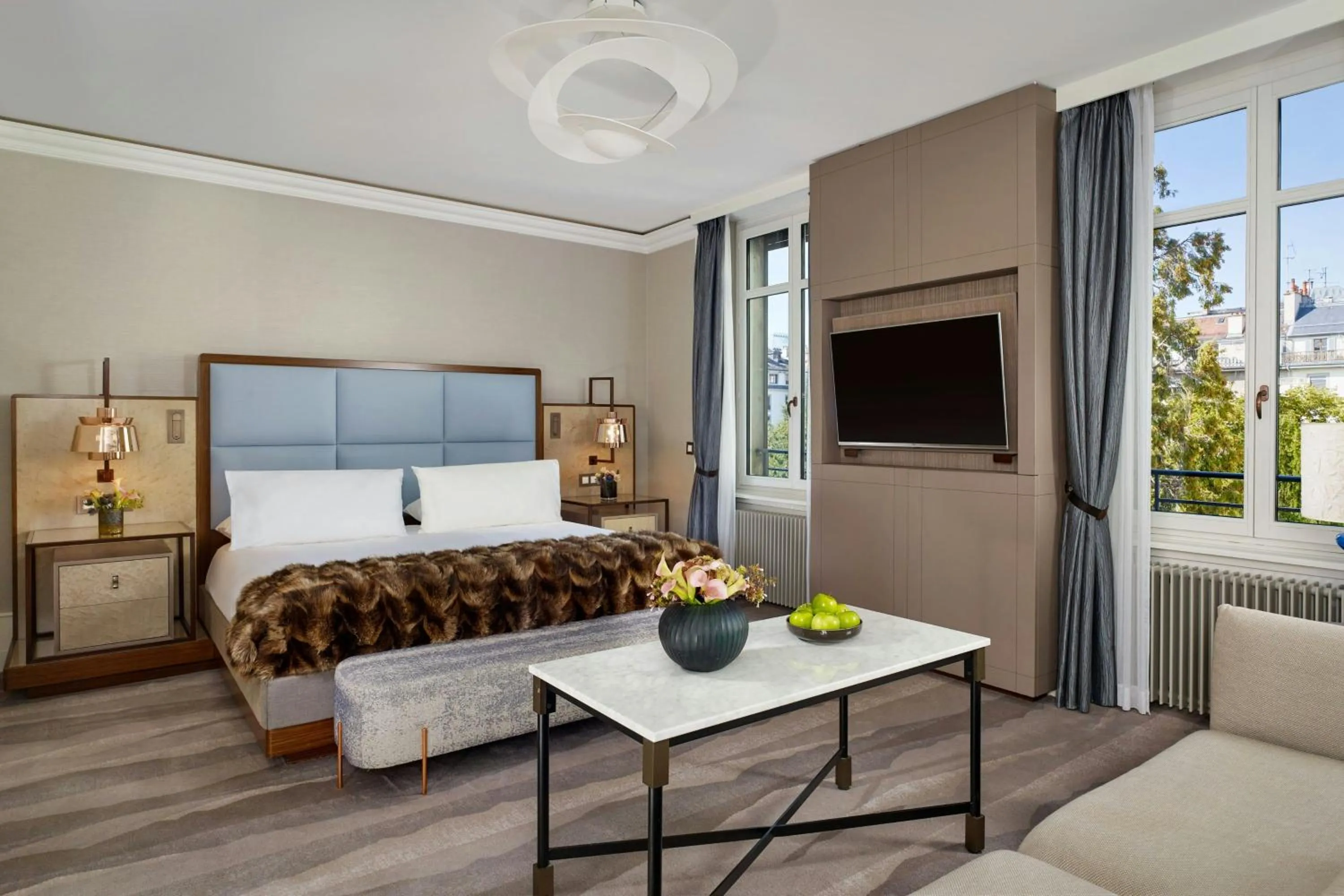 Photo of the whole room, Bed in The Ritz-Carlton Hotel de la Paix, Geneva