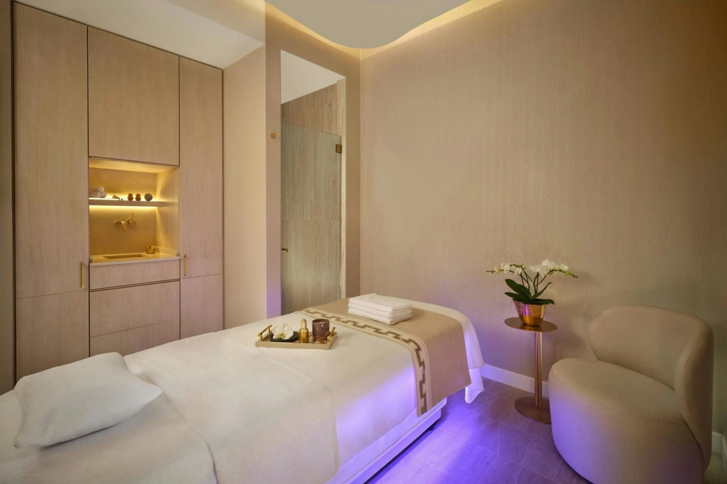 Spa and wellness centre/facilities, Bed in The Ritz-Carlton Hotel de la Paix, Geneva