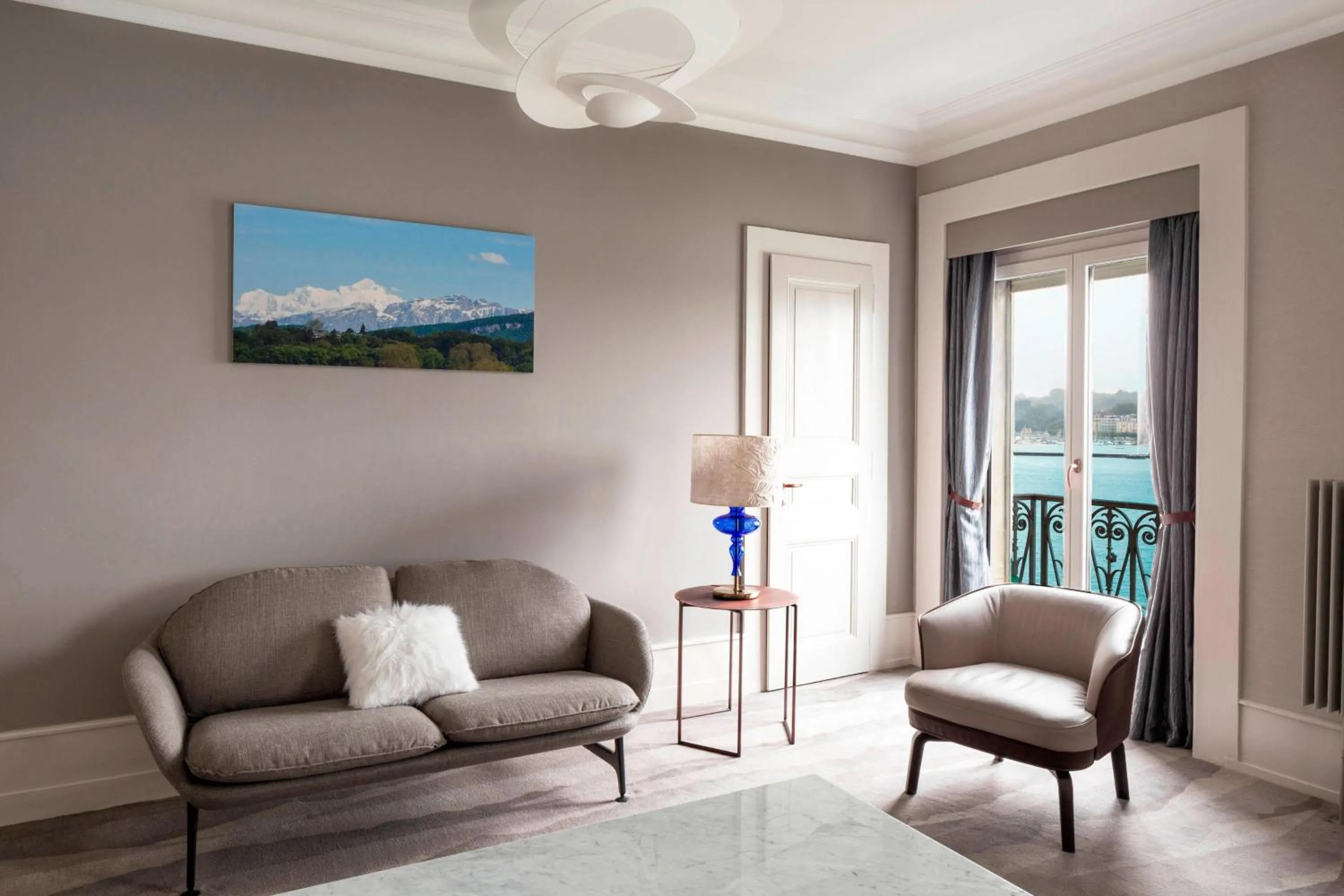 Photo of the whole room in The Ritz-Carlton Hotel de la Paix, Geneva