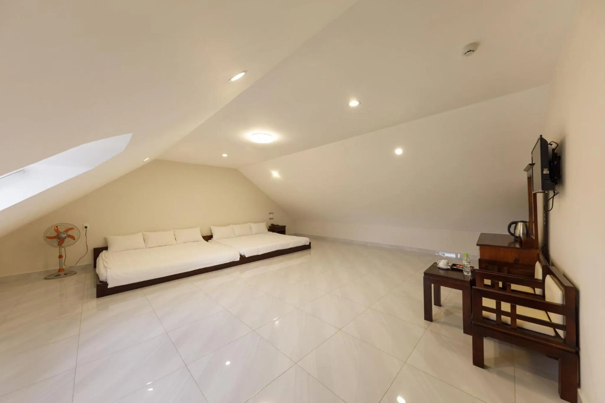 View (from property/room), Bed in Bonjour Da Lat Hotel