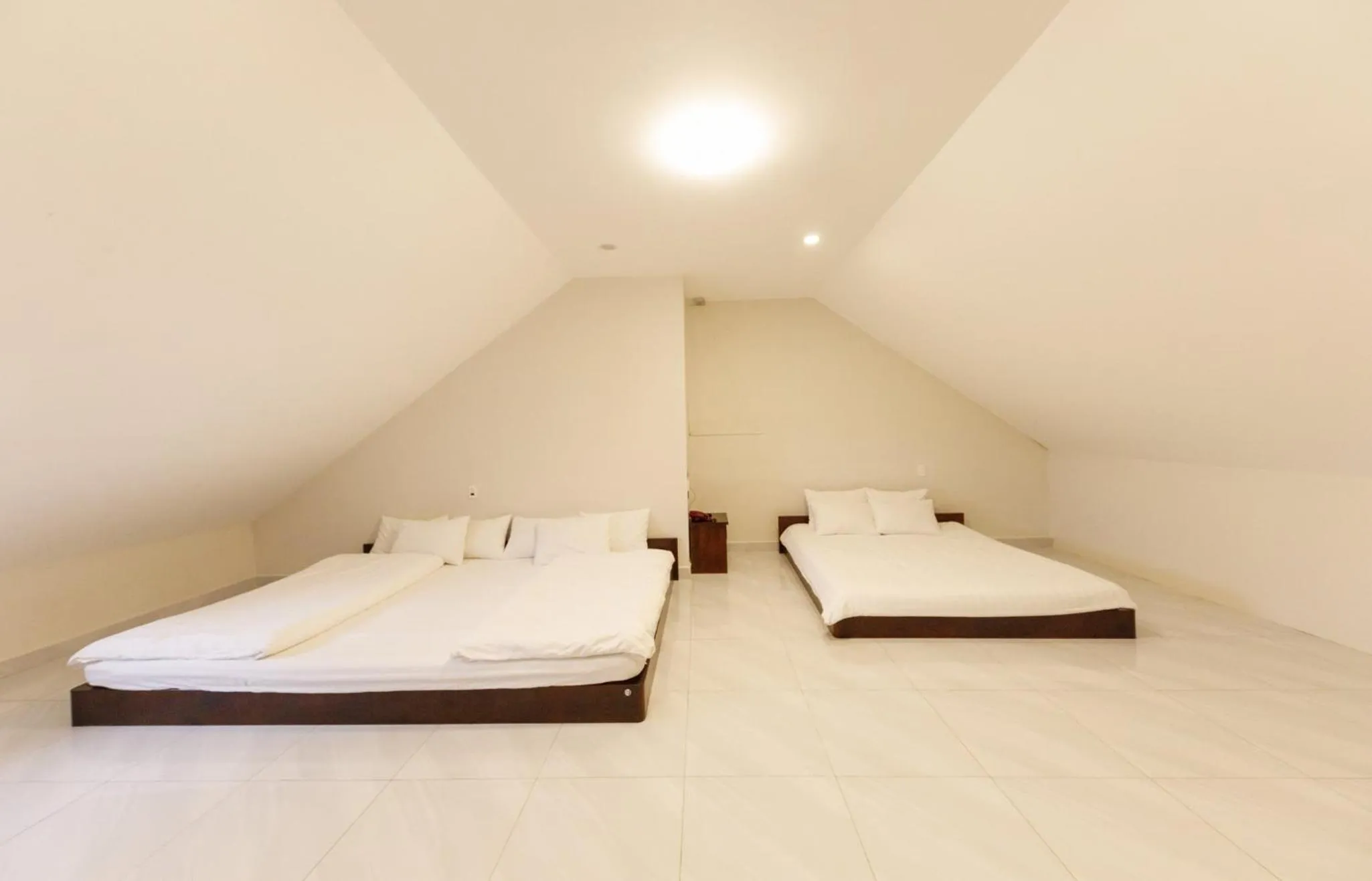 View (from property/room), Bed in Bonjour Da Lat Hotel