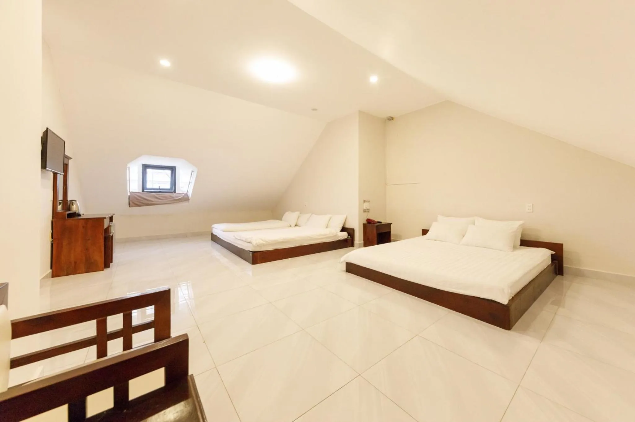 Bedroom, Bed in Bonjour Da Lat Hotel