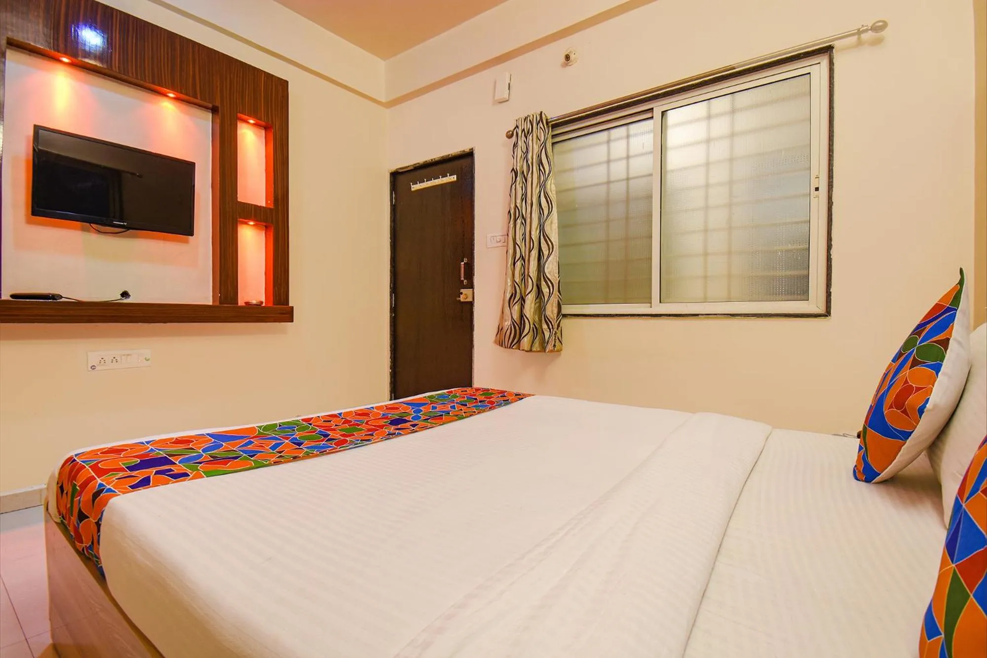 Bed in FabHotel 4 Star Executive - Nr World Trade Center