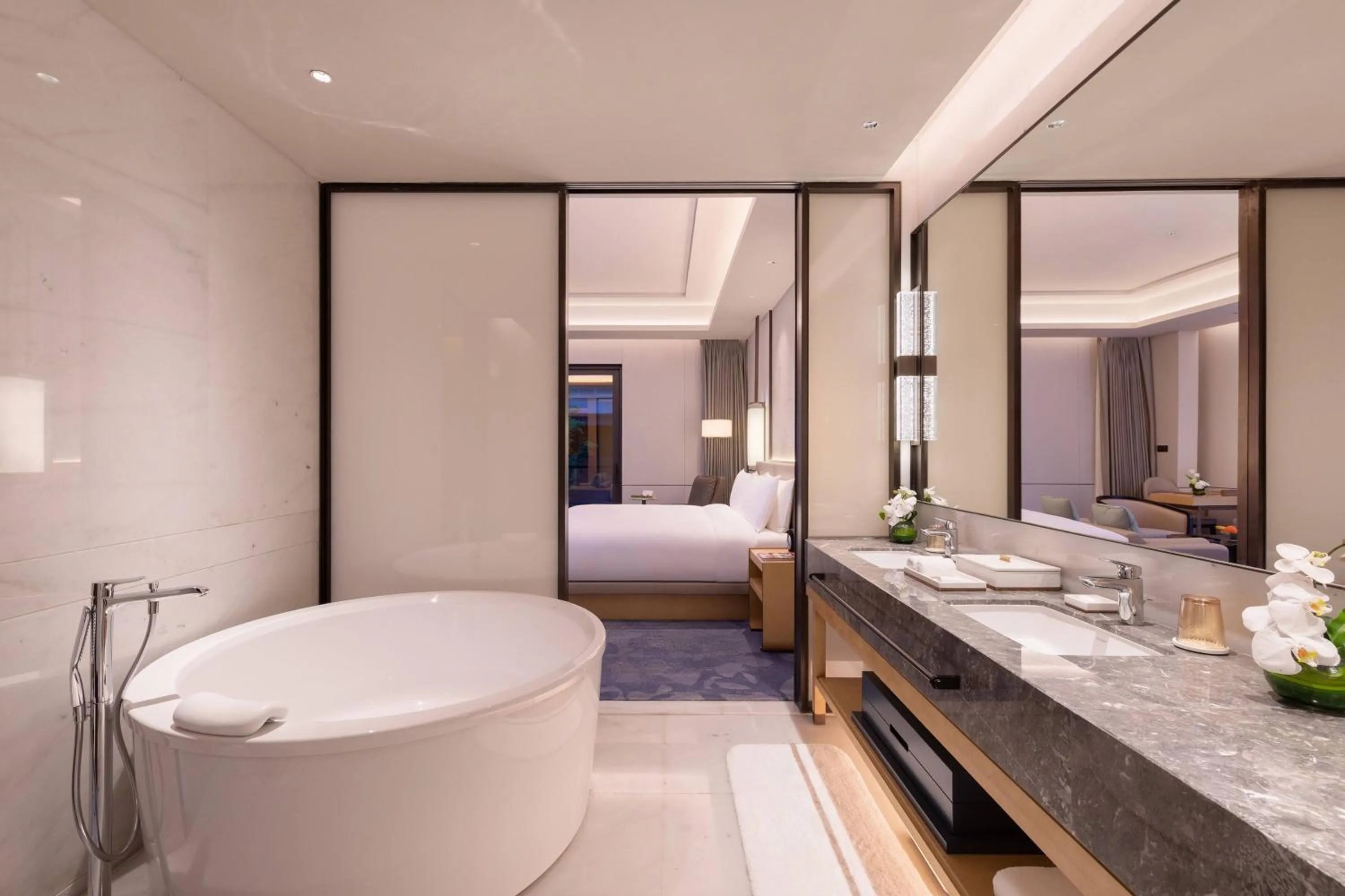 Bath, Bed in Gran Meliá Chengdu