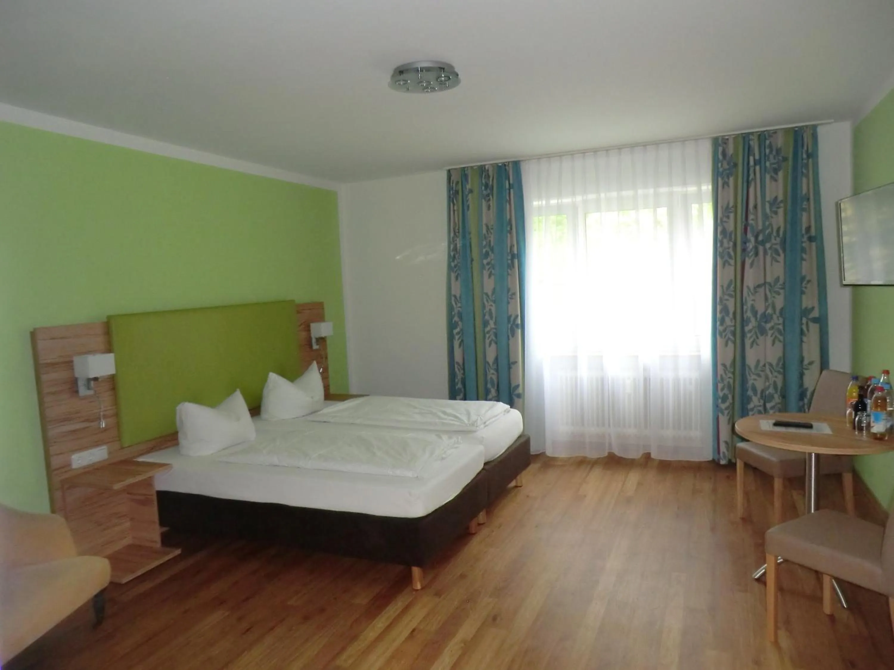 Photo of the whole room, Bed in Hotel Pension Haydn