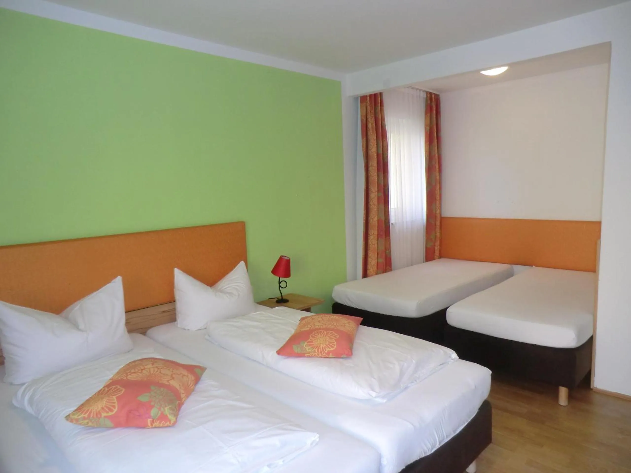 Bedroom, Bed in Hotel Pension Haydn