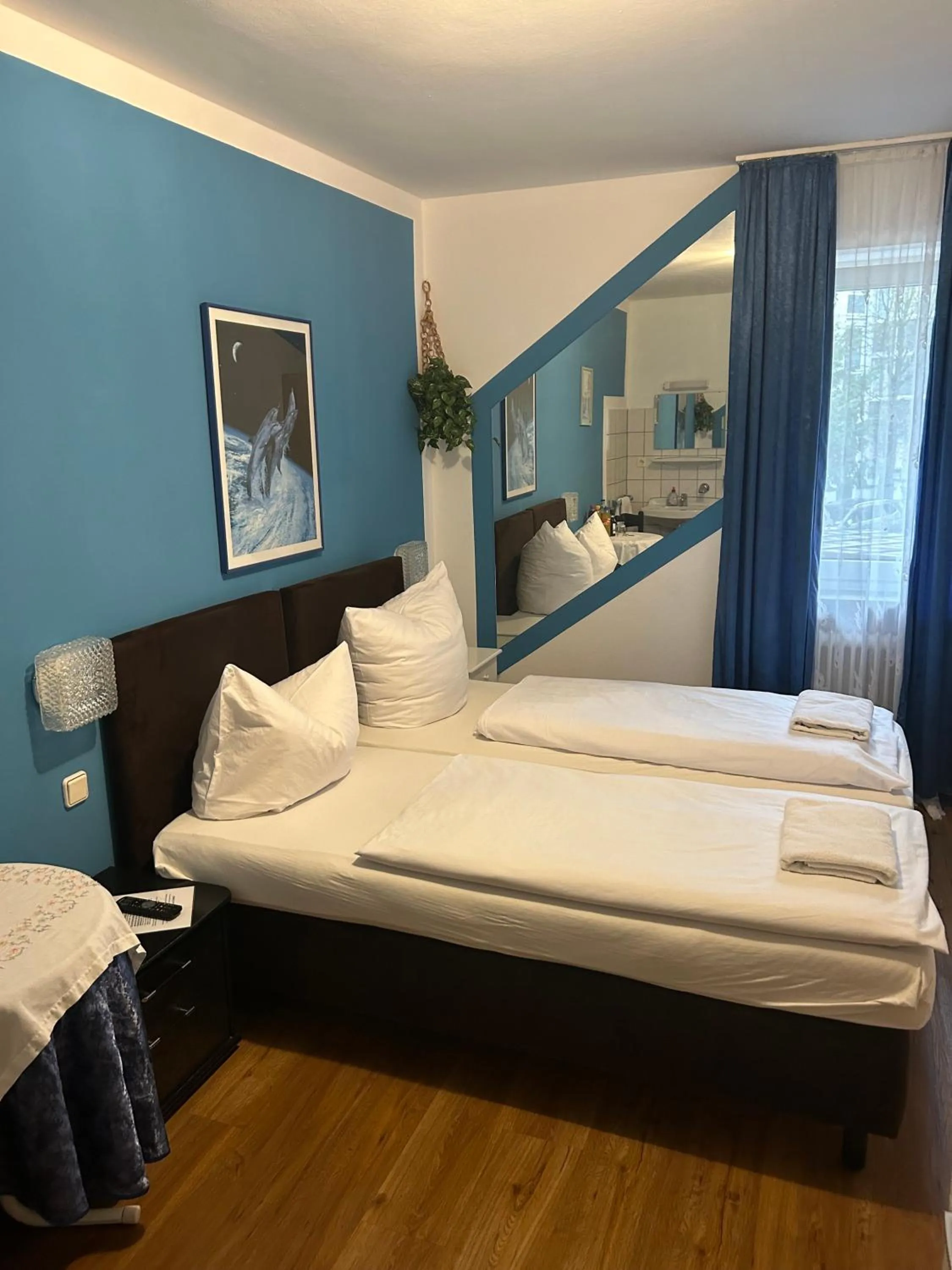 Photo of the whole room, Bed in Hotel Pension Haydn