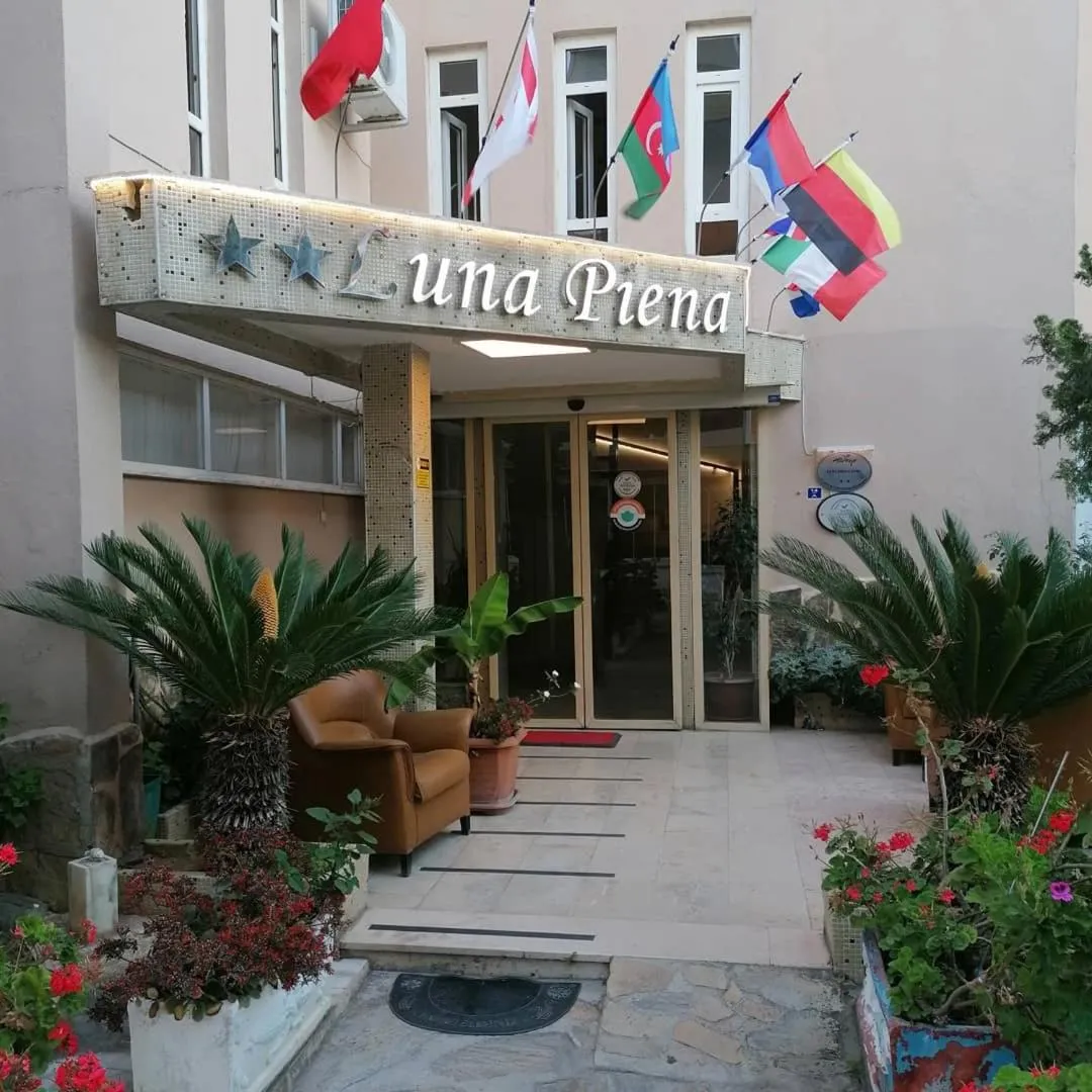 Facade/entrance in Luna Piena Hotel