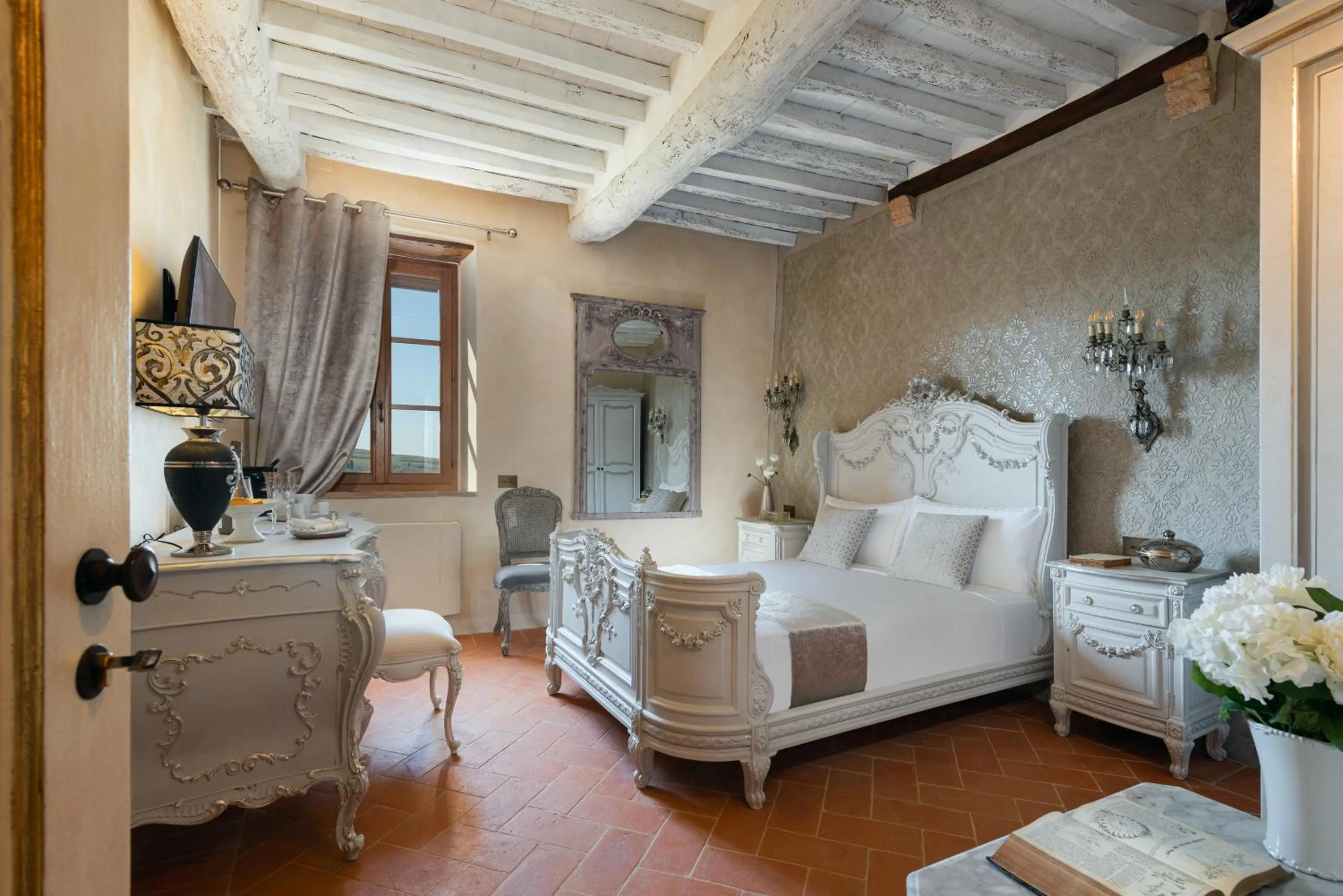 Photo of the whole room in Il Miraggio in Val d'Orcia Relais & Spa
