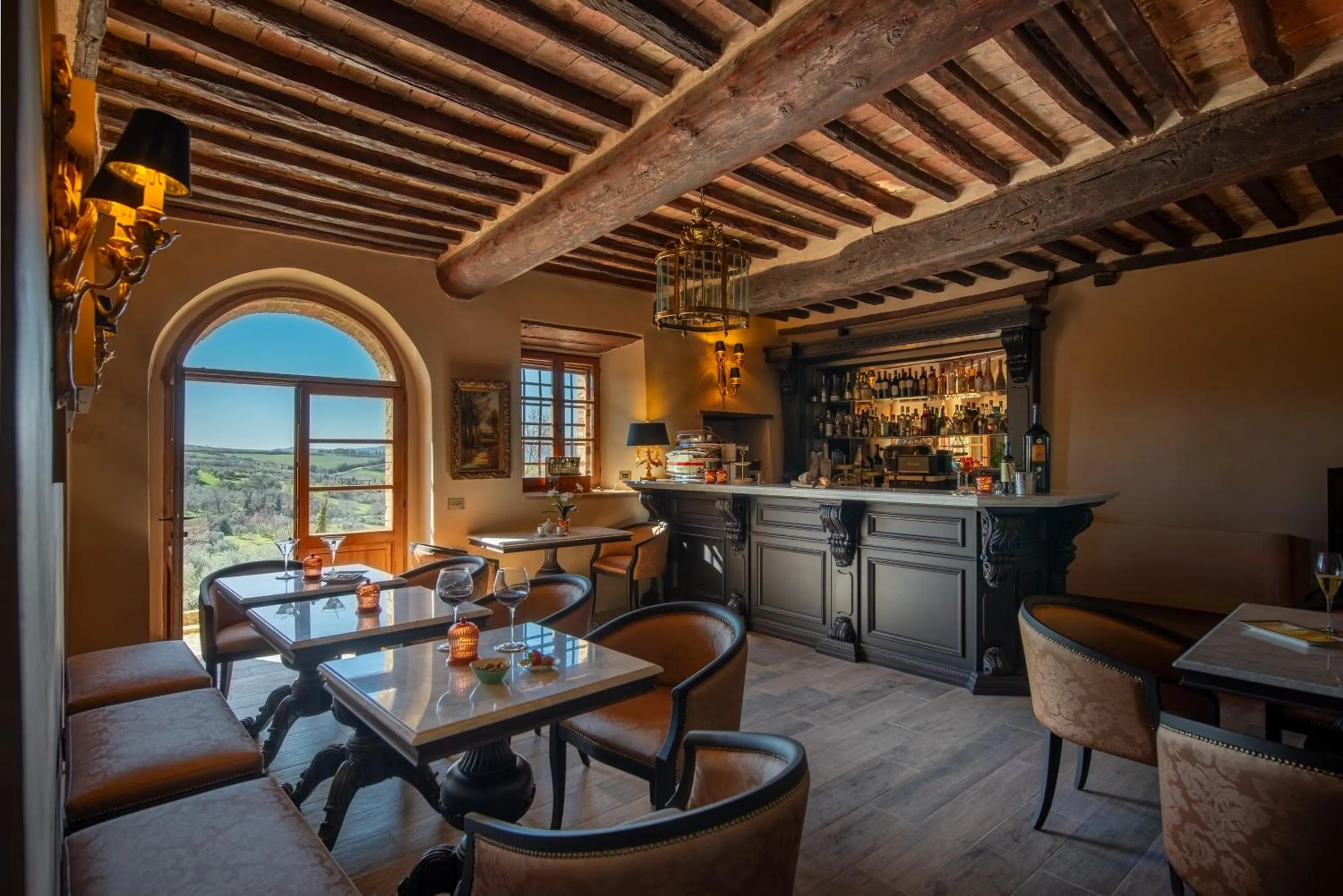 Lounge or bar in Il Miraggio in Val d'Orcia Relais & Spa