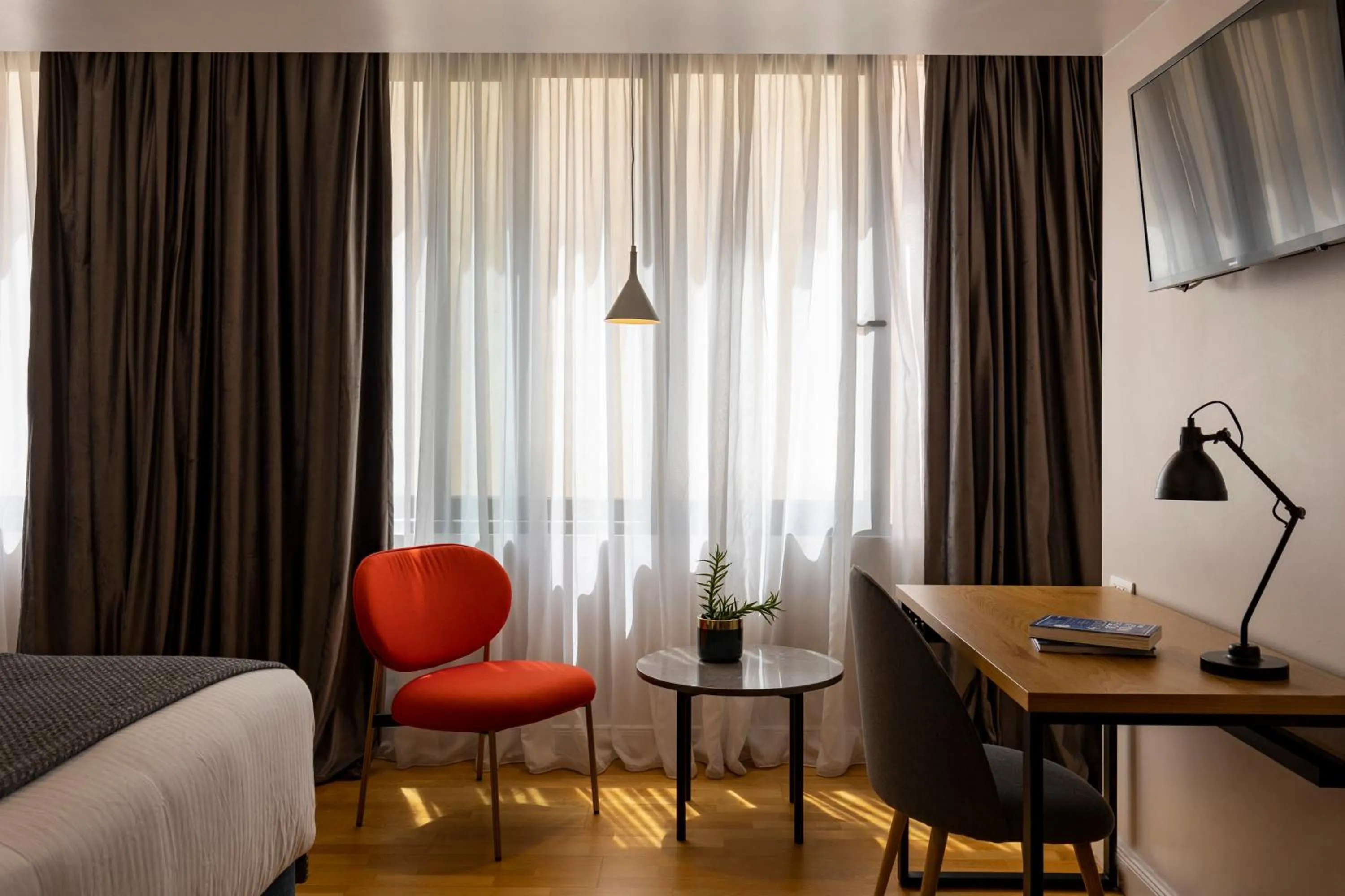 TV and multimedia in L'Avventura Athens