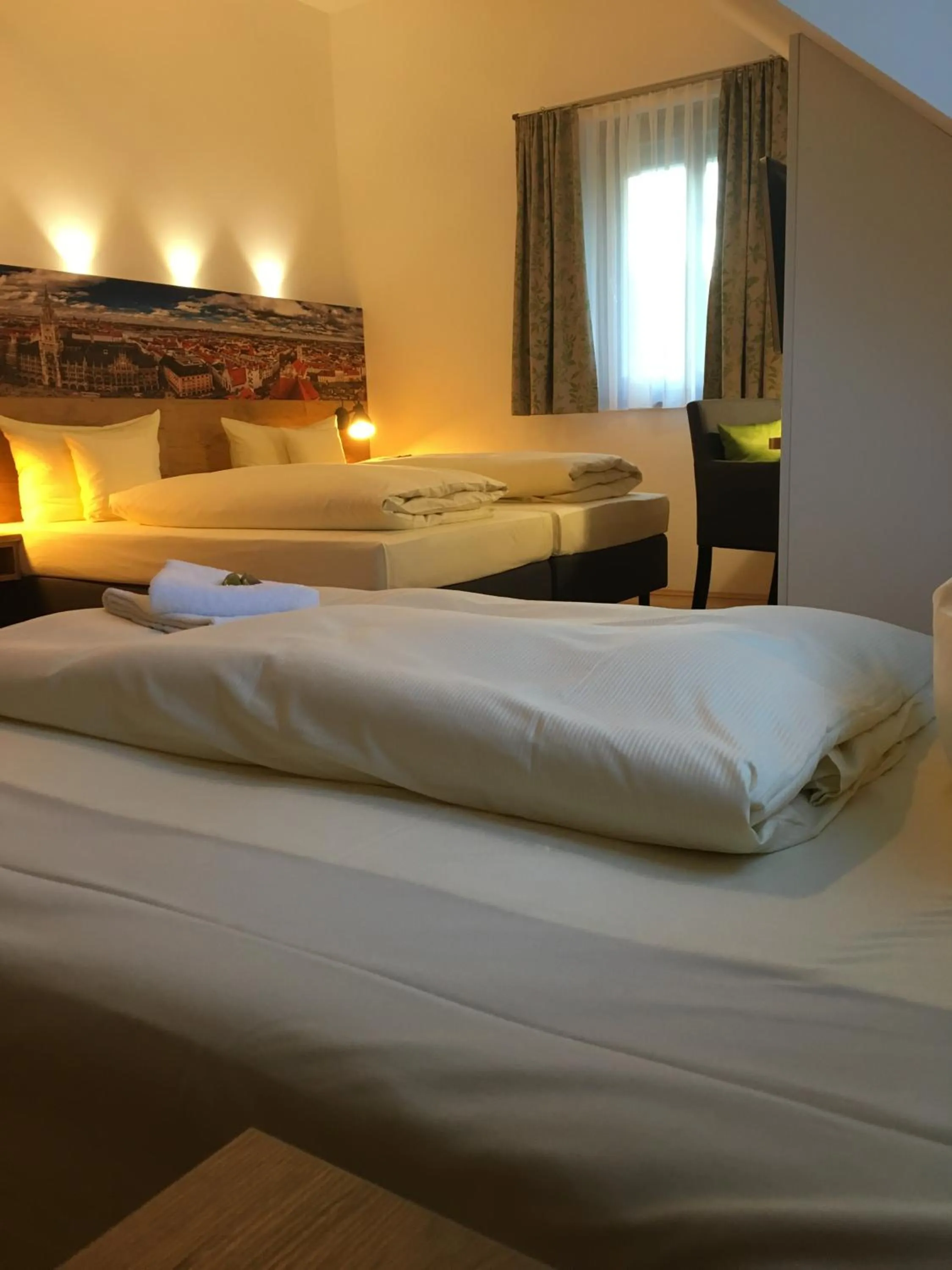 Photo of the whole room, Bed in Parkhotel Leiser