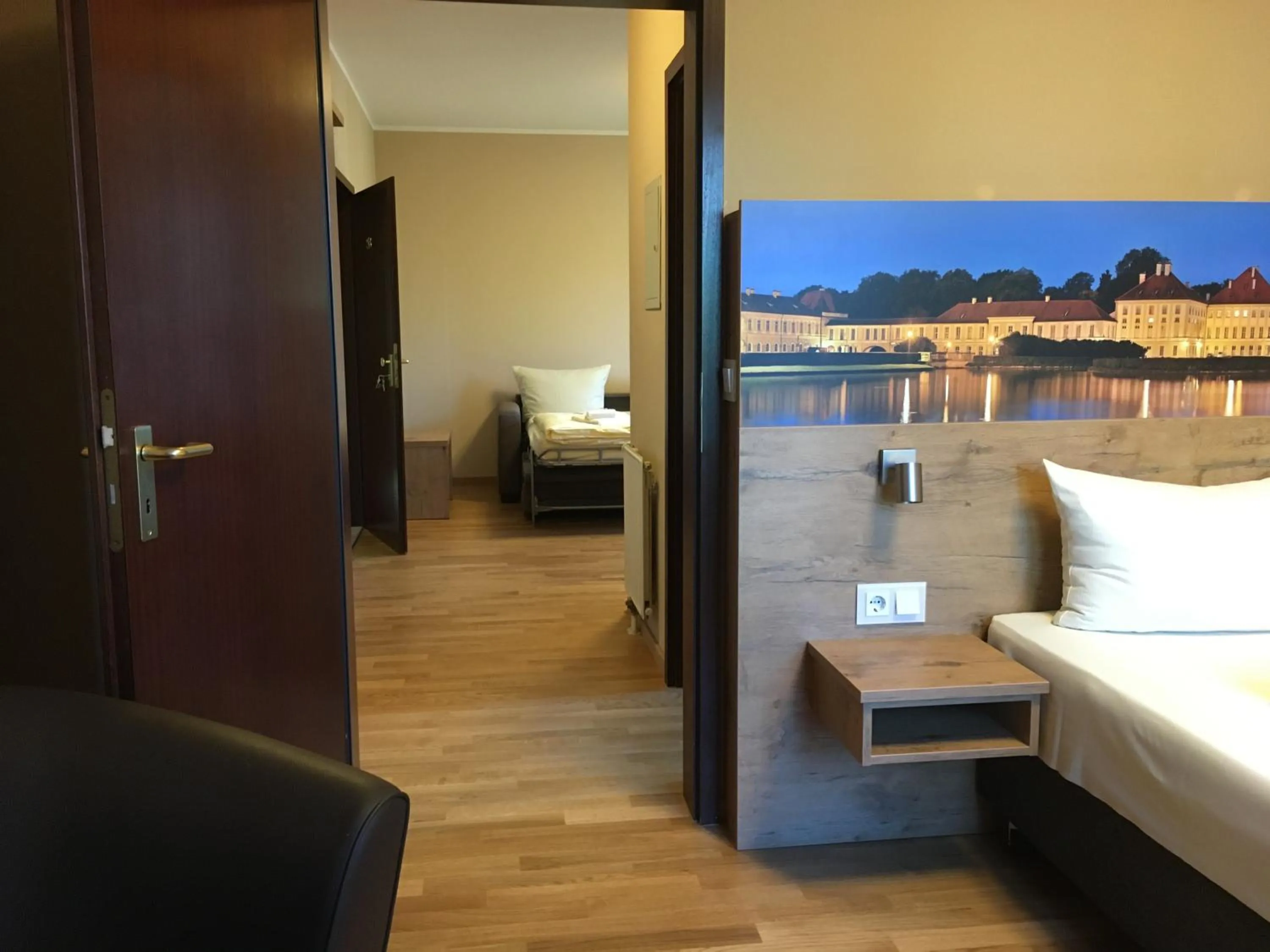 Photo of the whole room, Bed in Parkhotel Leiser