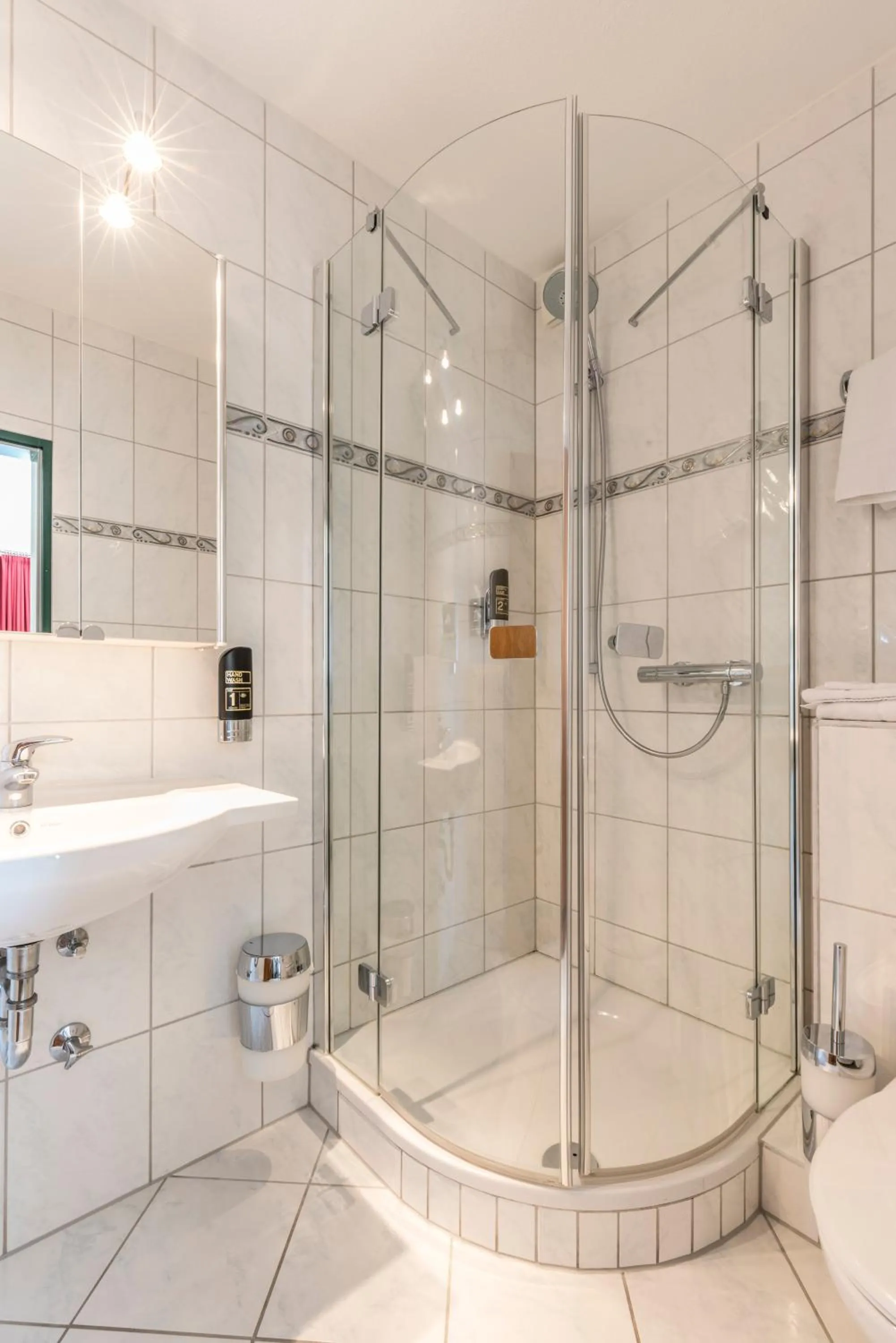 Bathroom in Rührberger Hof Hotel & Restaurant Grenzach-Wyhlen bei Basel