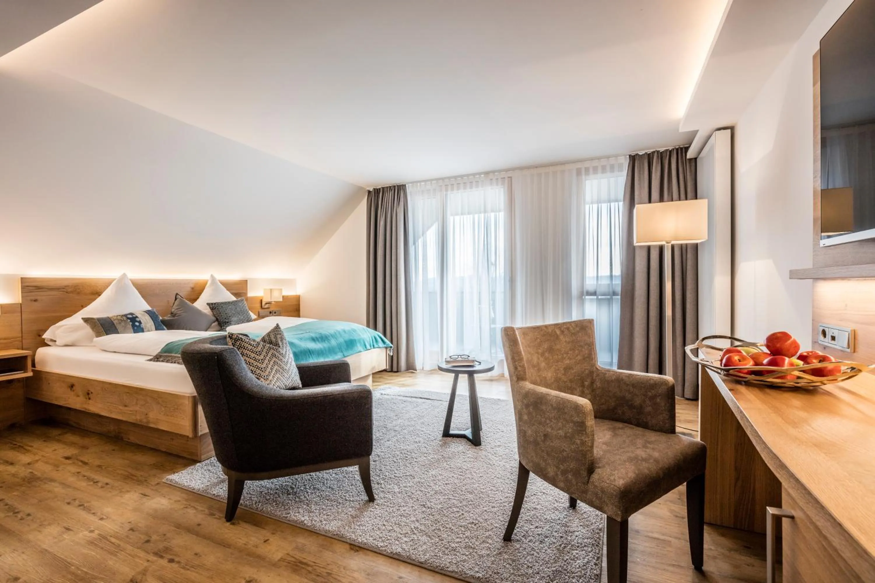 Spring, Bed in Rührberger Hof Hotel & Restaurant Grenzach-Wyhlen bei Basel