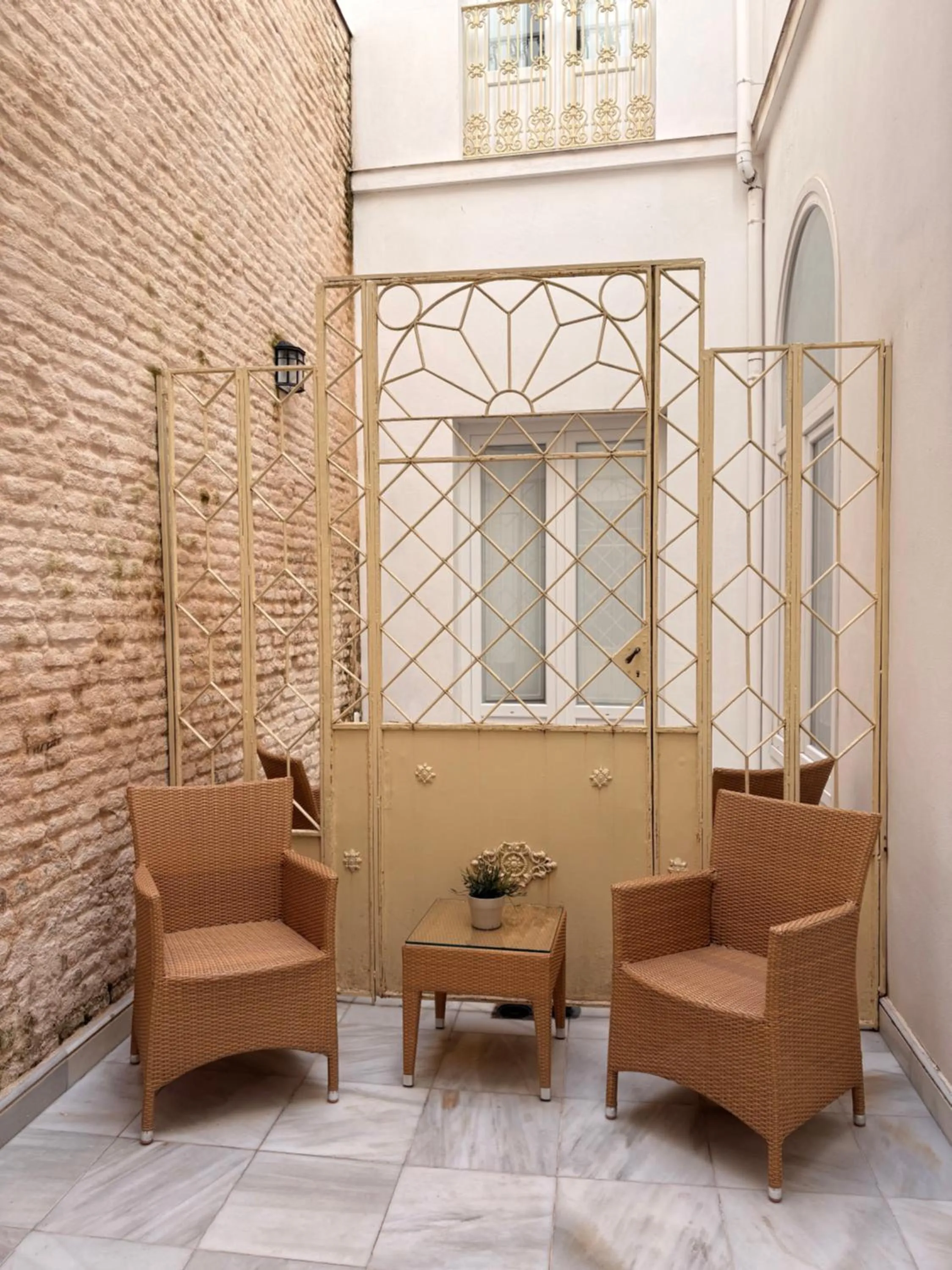 Patio in Life Apartments San Vicente