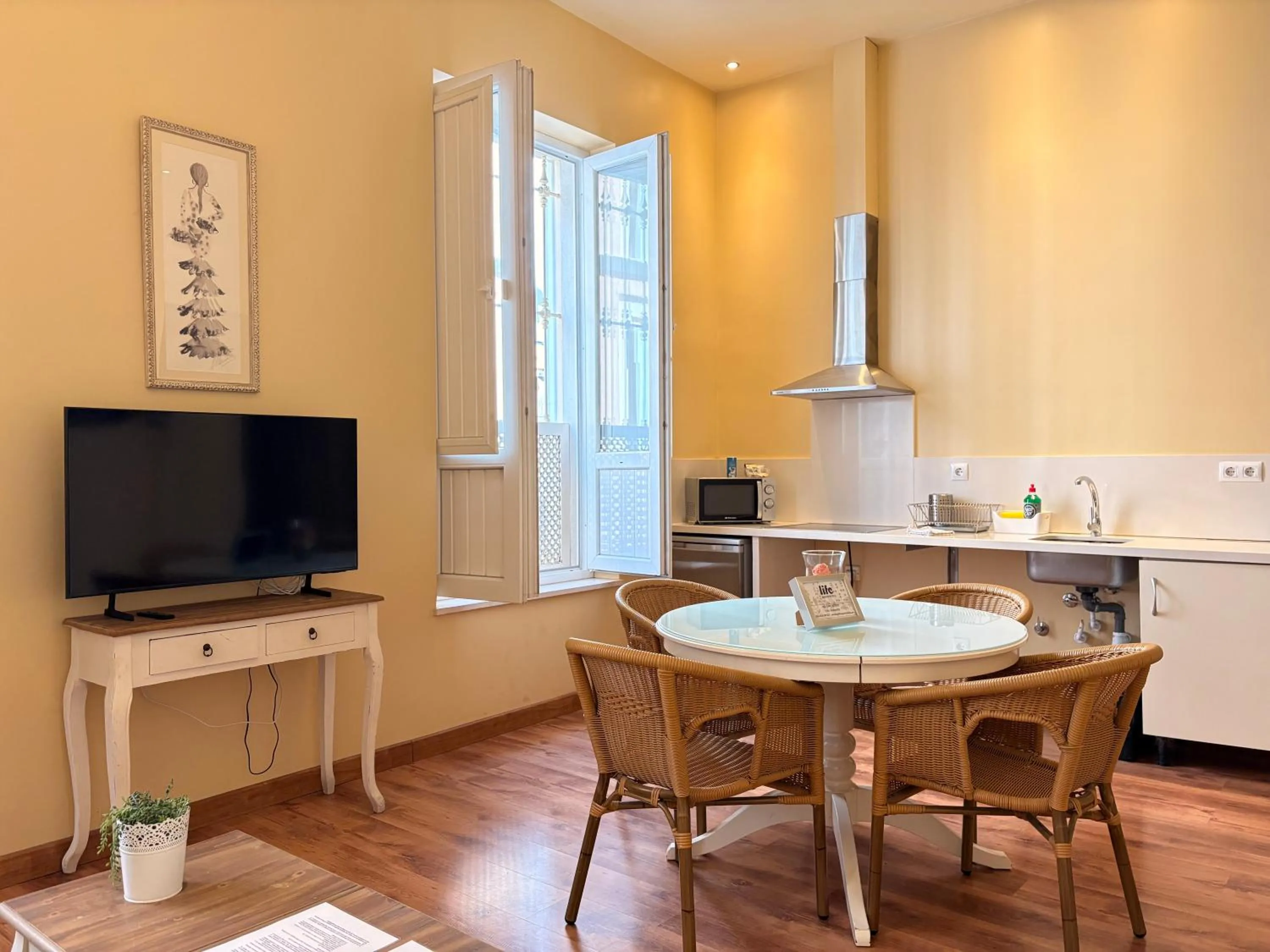 Kitchen or kitchenette in Life Apartments San Vicente