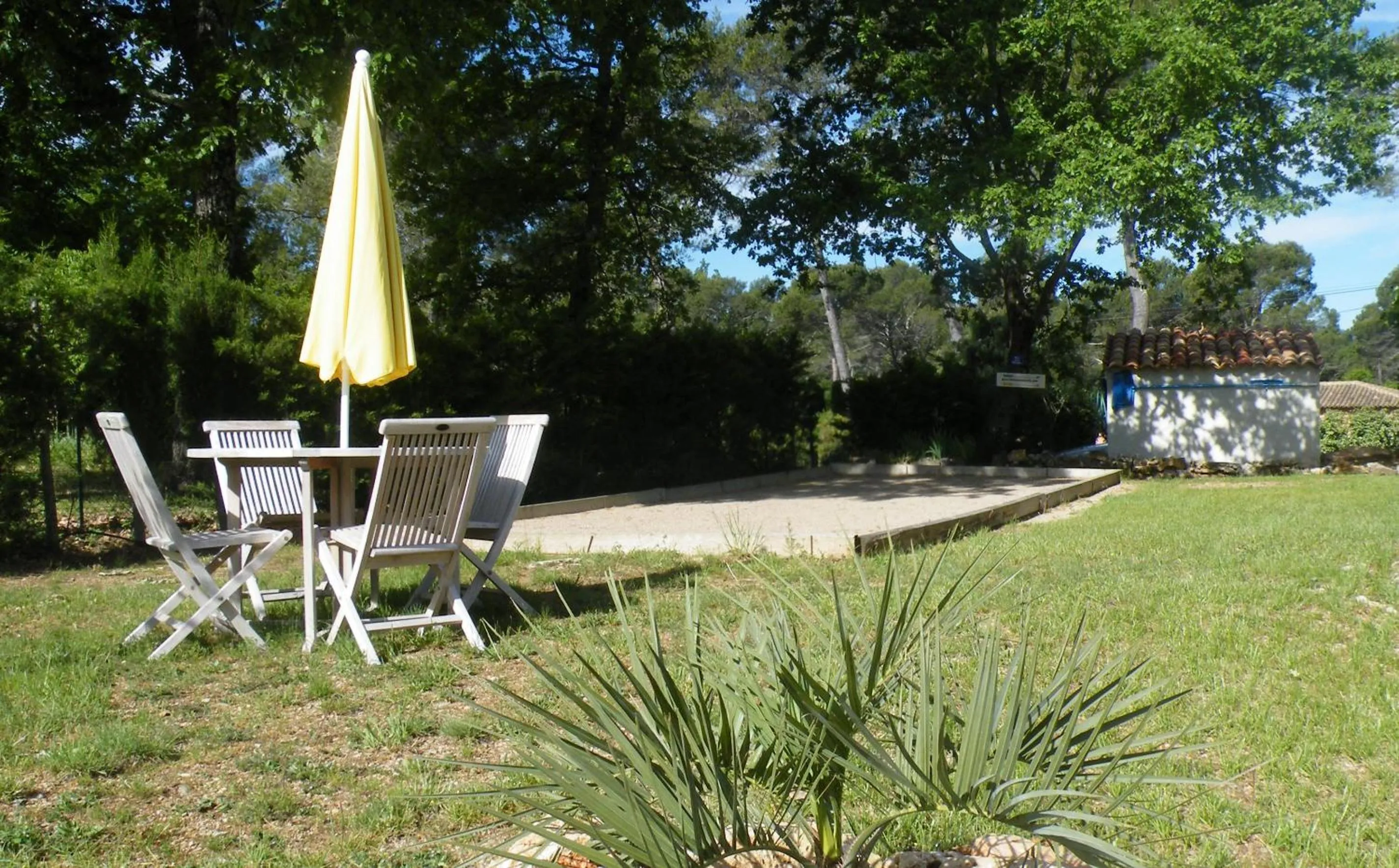 Evening entertainment in Domaine Le Mas Sans Soucis