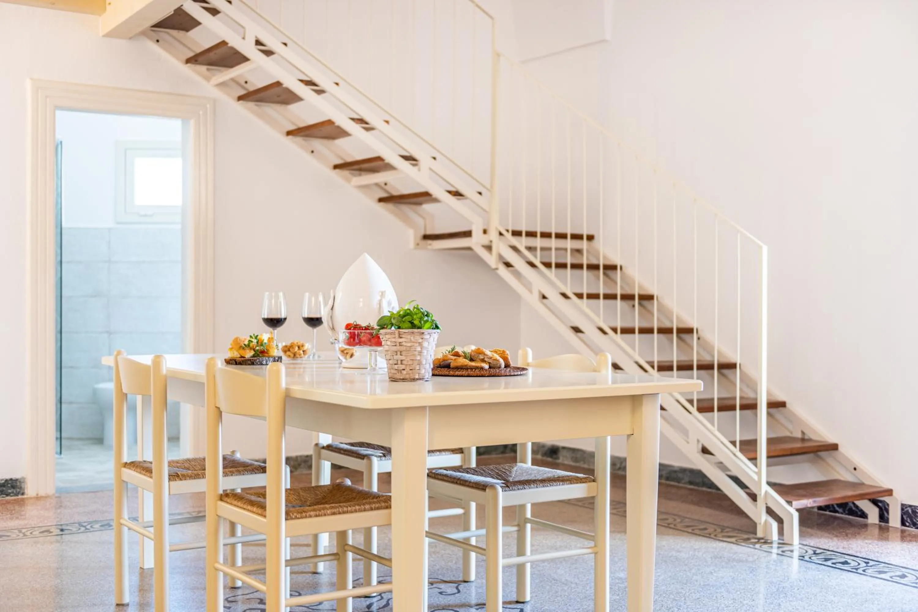 Food and drinks in Le Stanze di Felline- Monolocali vacanze-