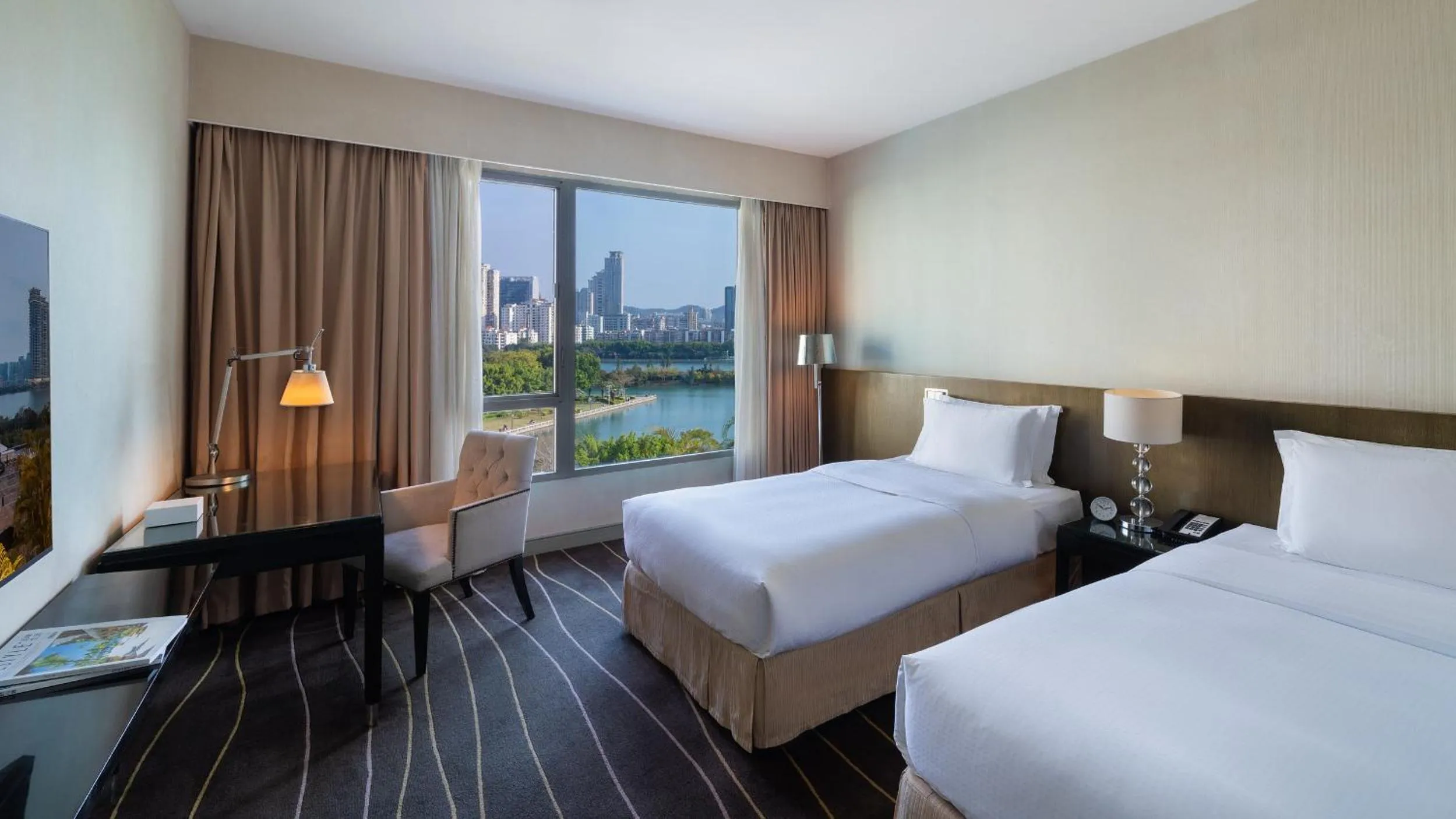 Lake view, Bed in Marco Polo Xiamen